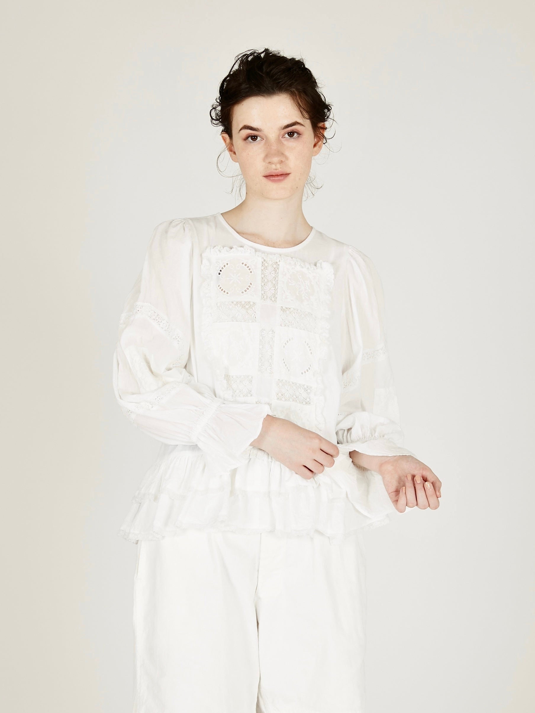 【SECRET SALE】front tapestry 2way sheer bolero｜WHITE