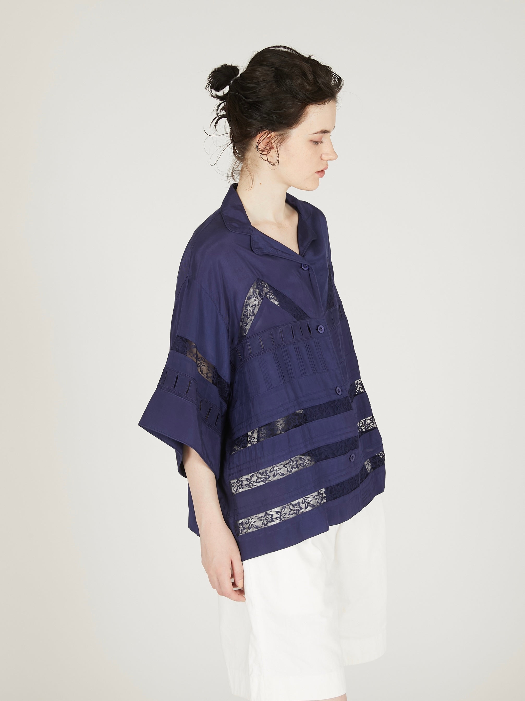 tuck lace open collar shirts｜NAVY