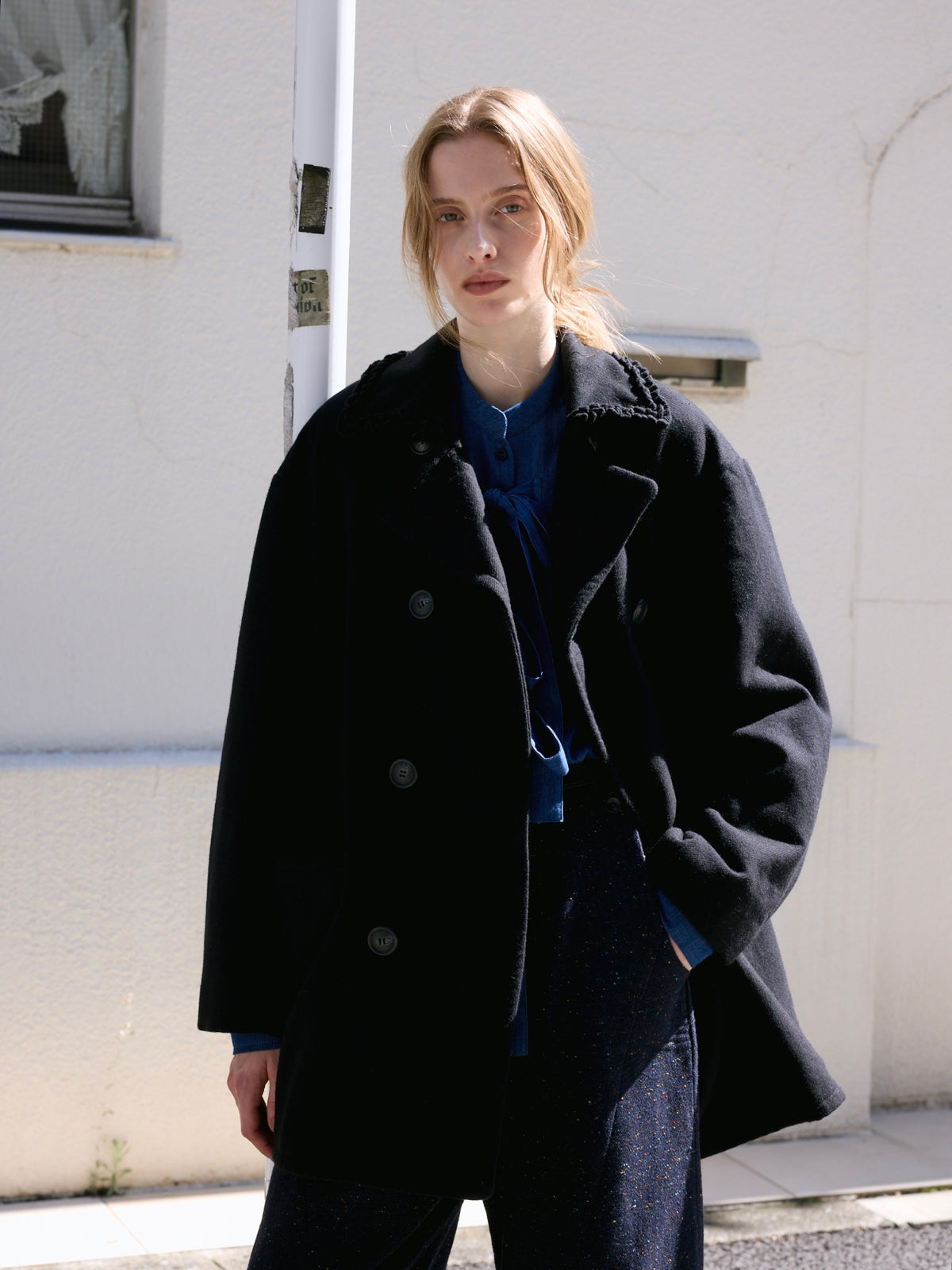 over P coat｜BLACK