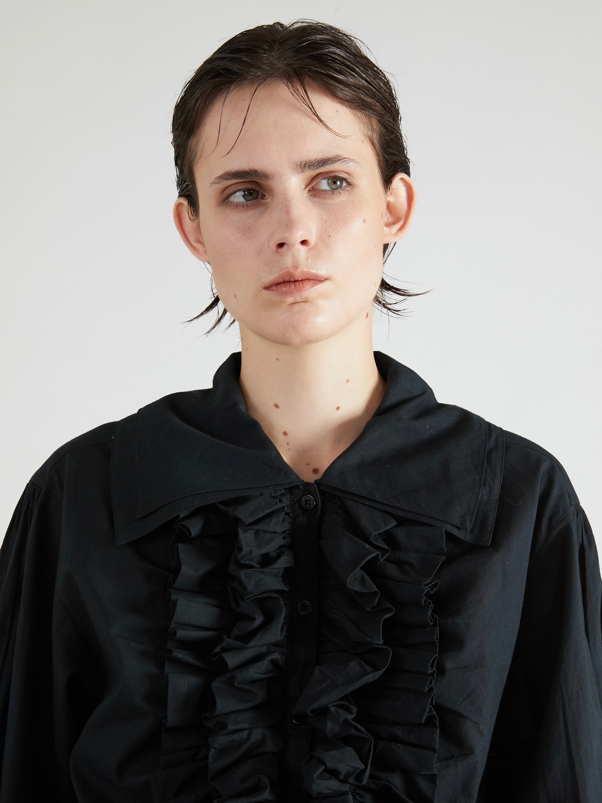 double collar frill blouse ｜BLACK