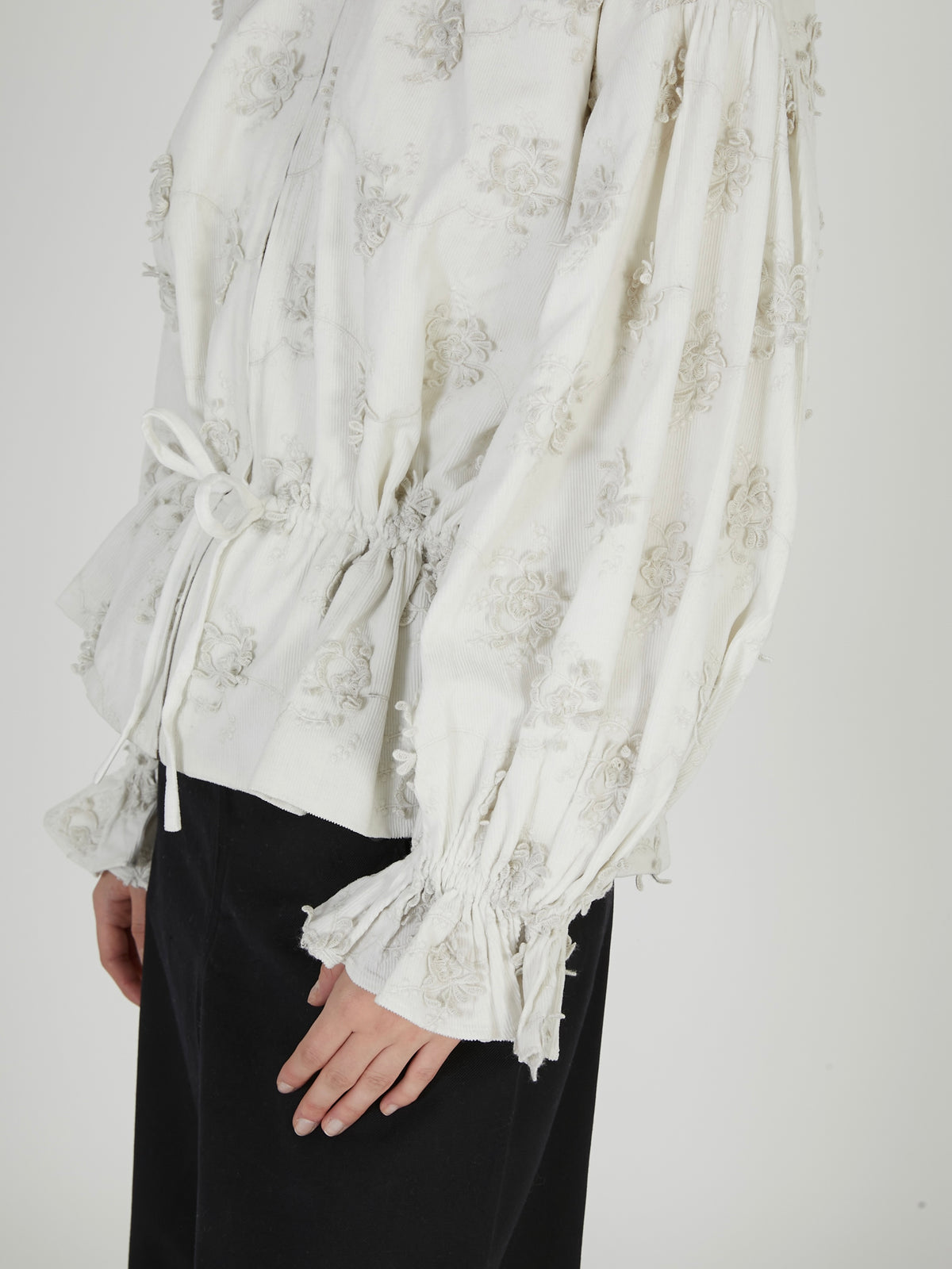 3D embroidery corduroy blouson｜WHITE