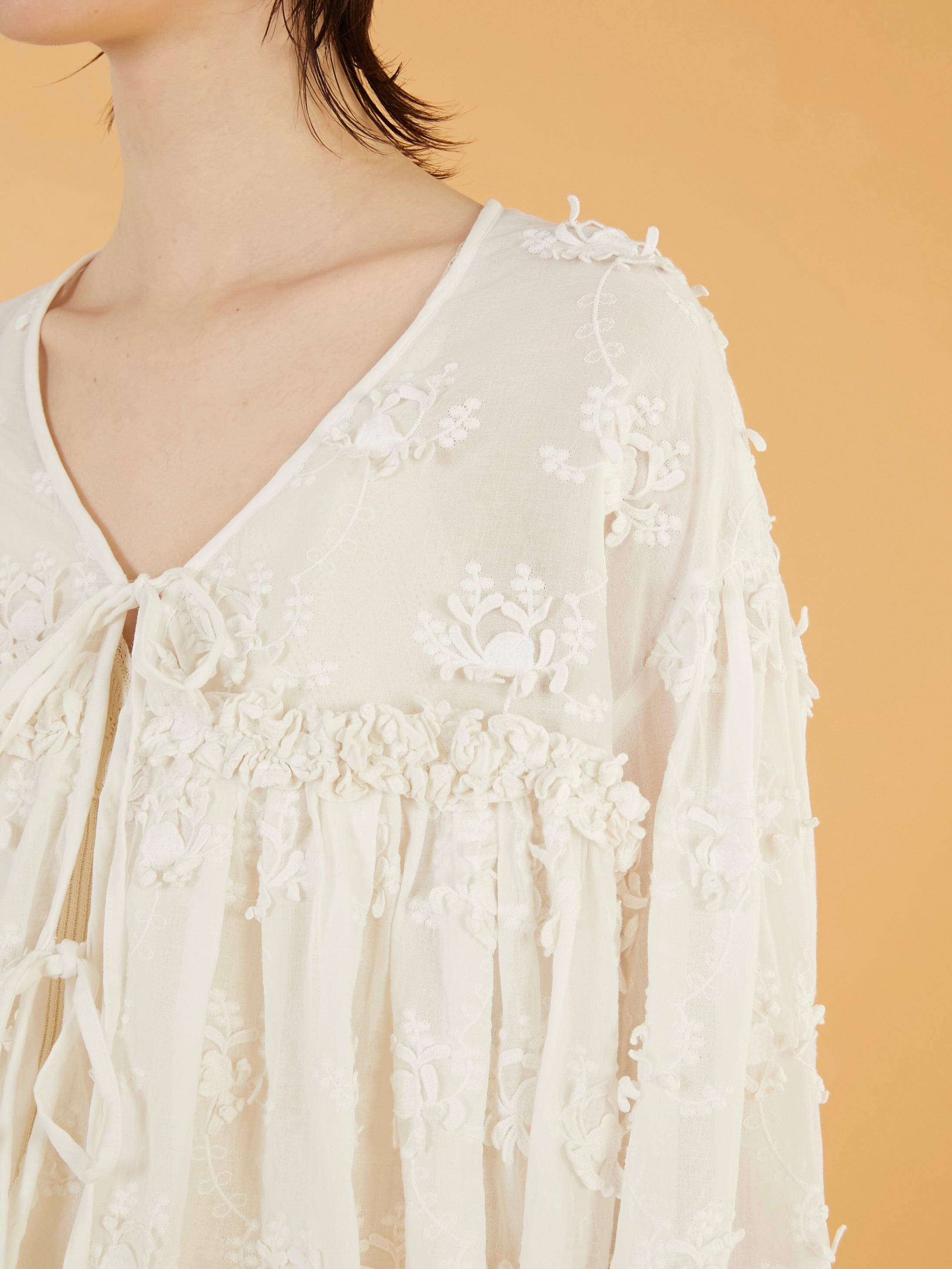 3D embroidery gather bolero｜WHITE