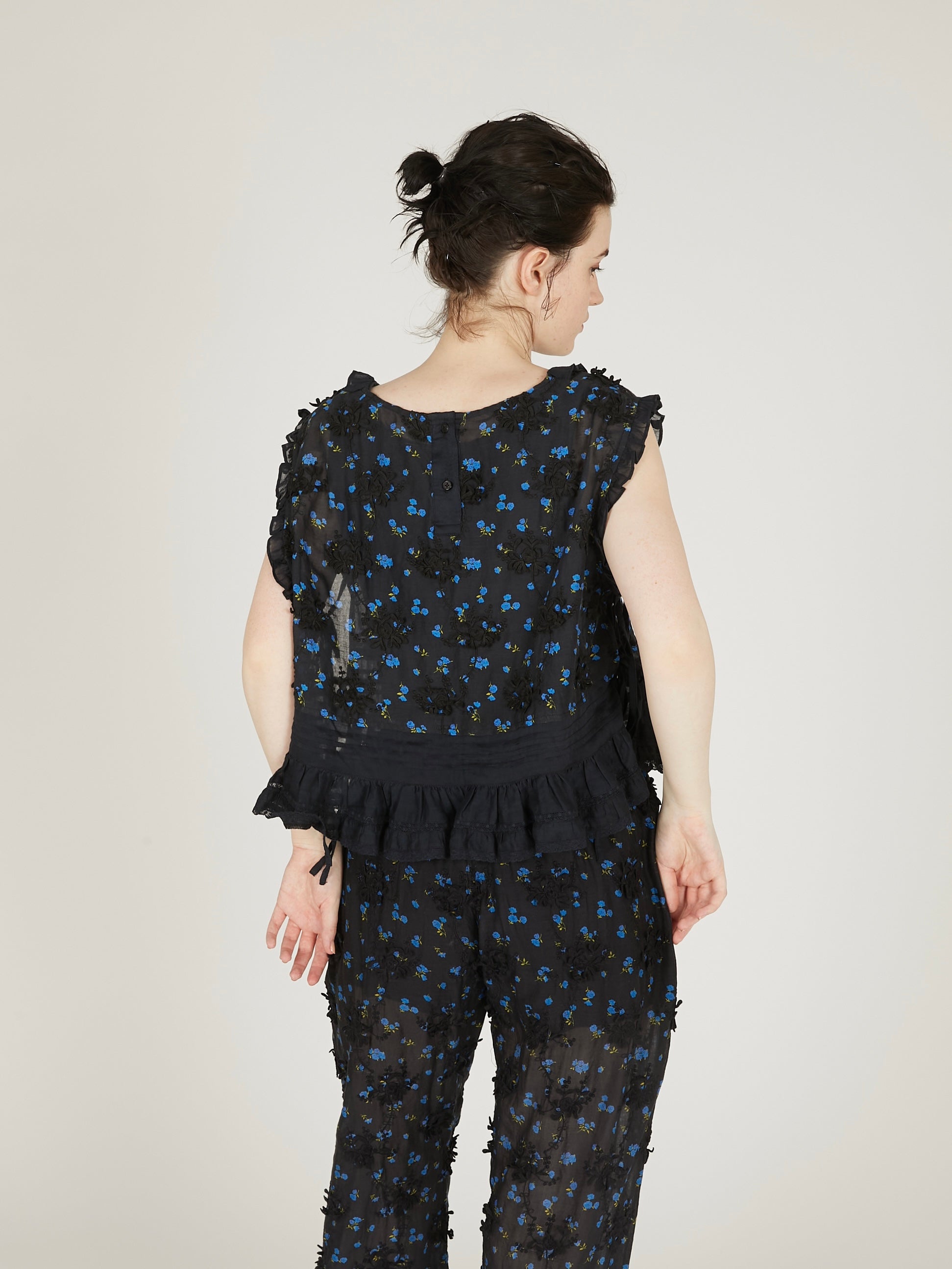 sheer flower vest blouse｜｜BLACK