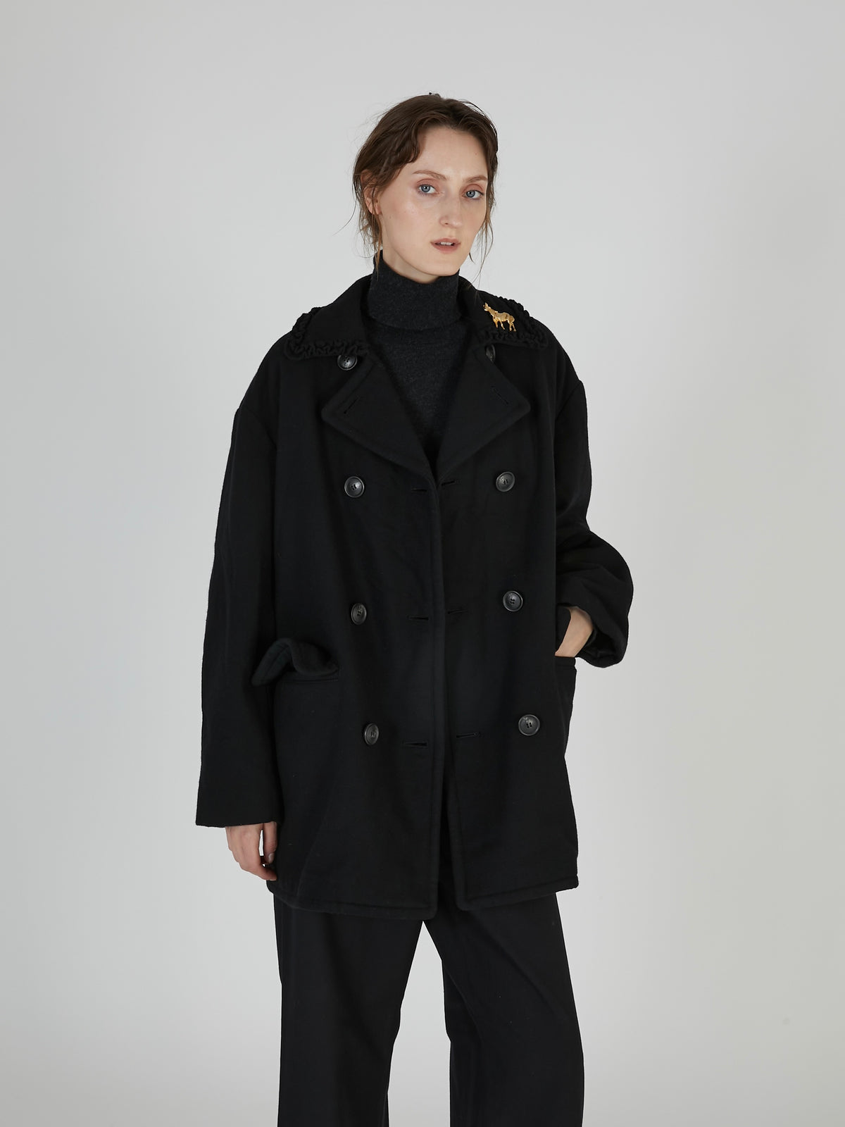 over P coat｜BLACK