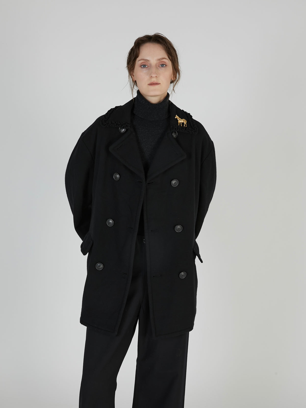 over P coat｜BLACK