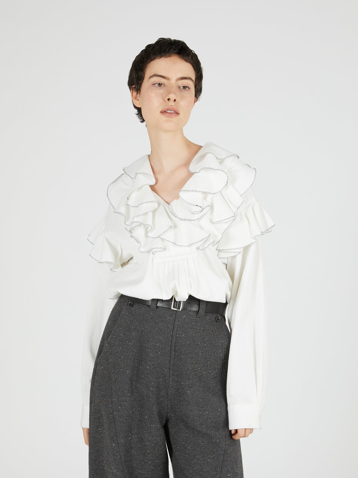 double front ruffle collar blouse｜WHITE