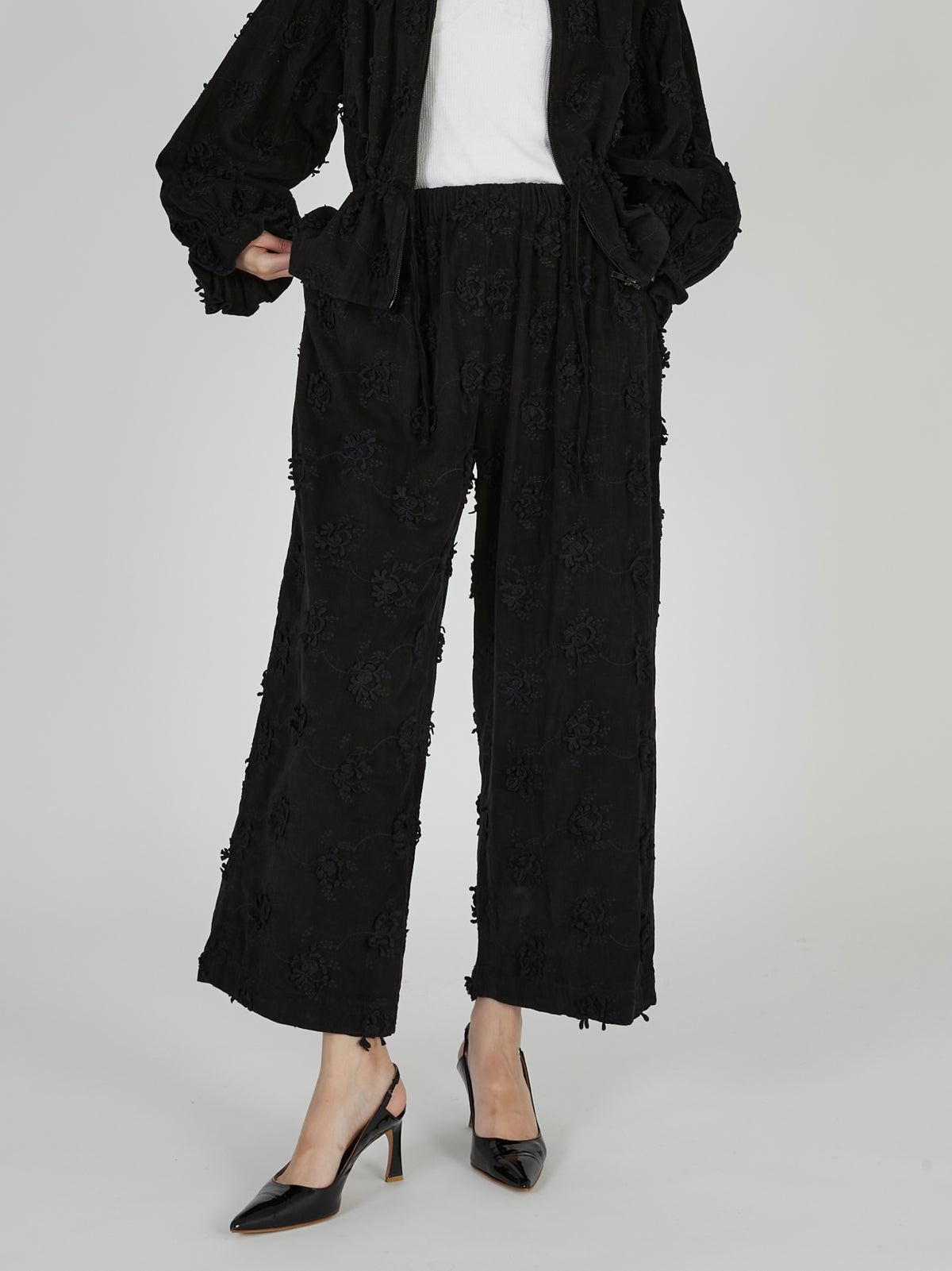 3D embroidery corduroy pants｜BLACK
