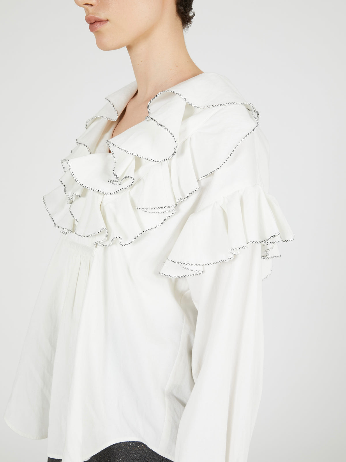 double front ruffle collar blouse｜WHITE