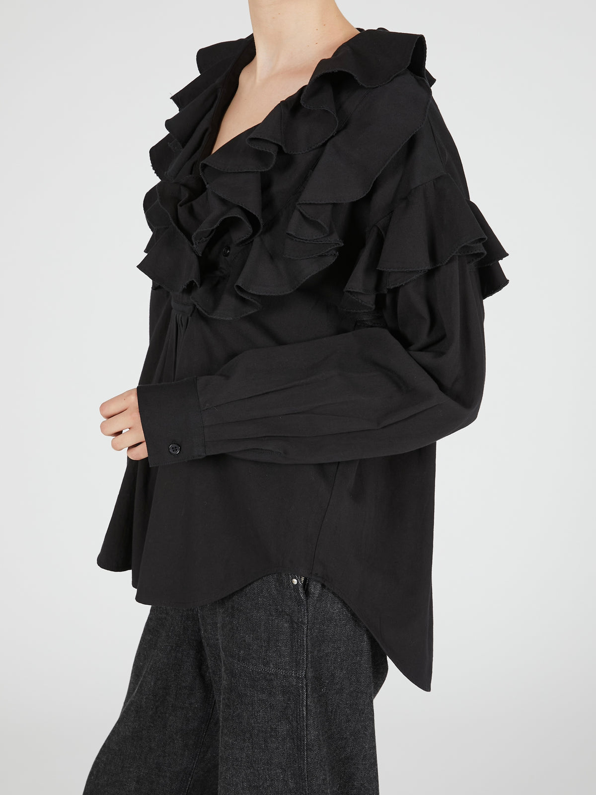 double front ruffle collar blouse｜BLACK