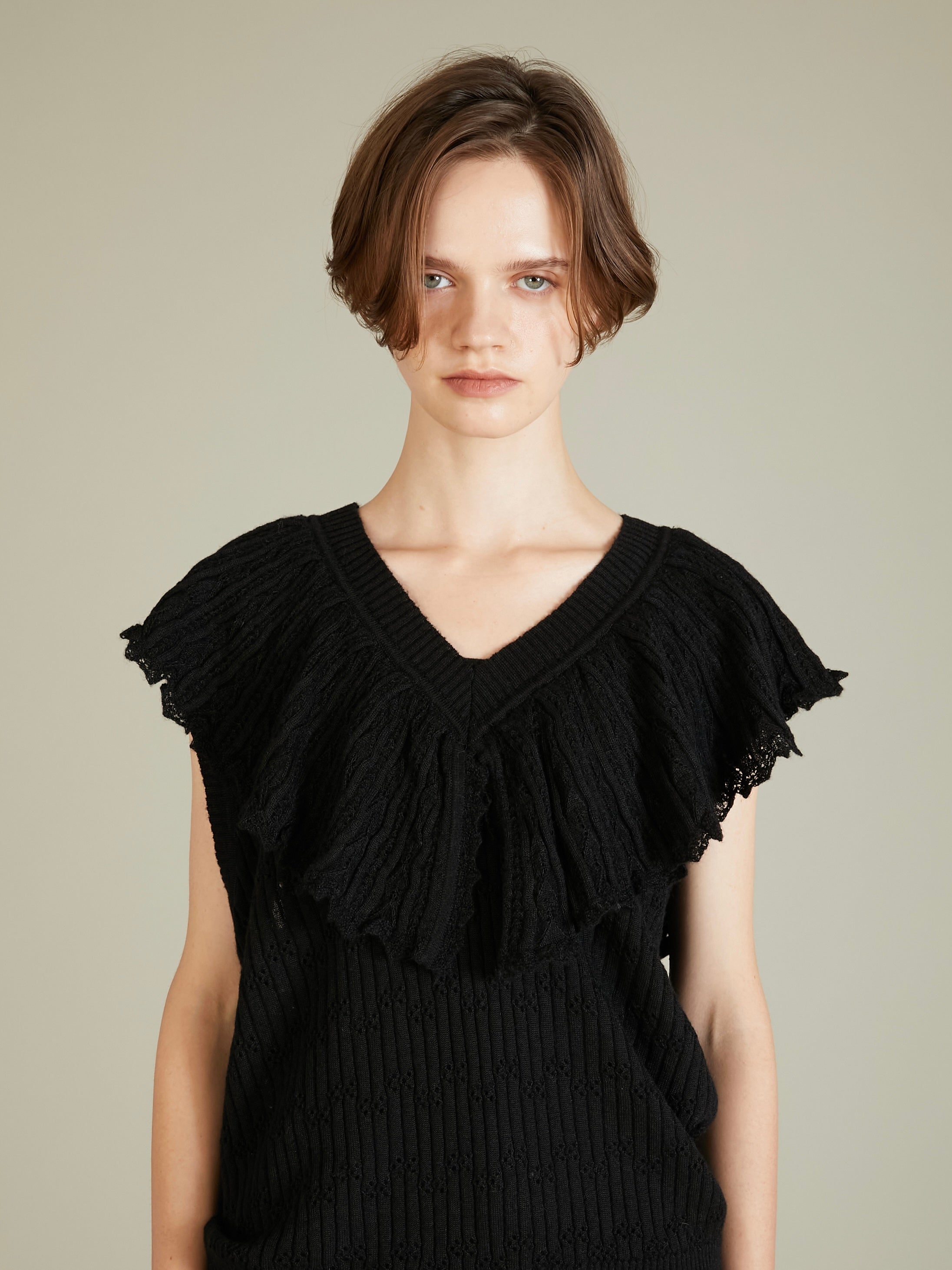 baby alpaca frill knit vest