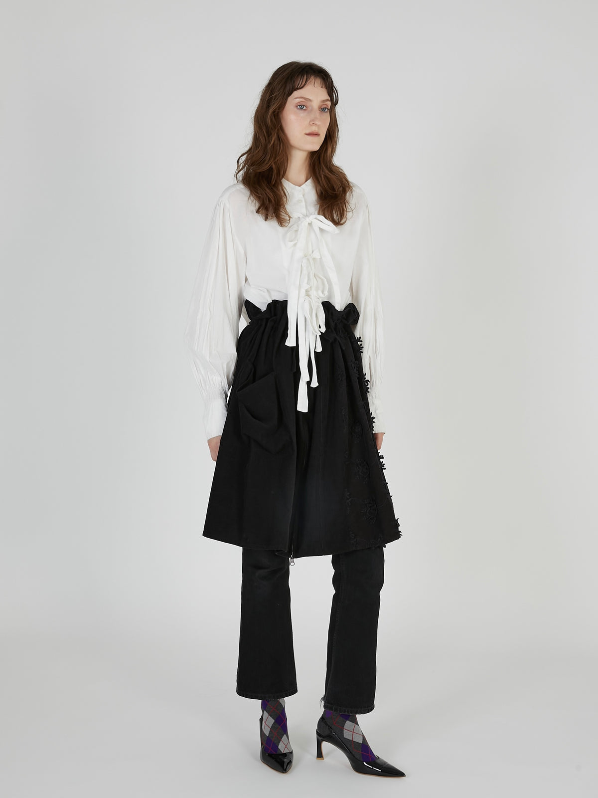 3D embroidery corduroy apron skirt｜BLACK