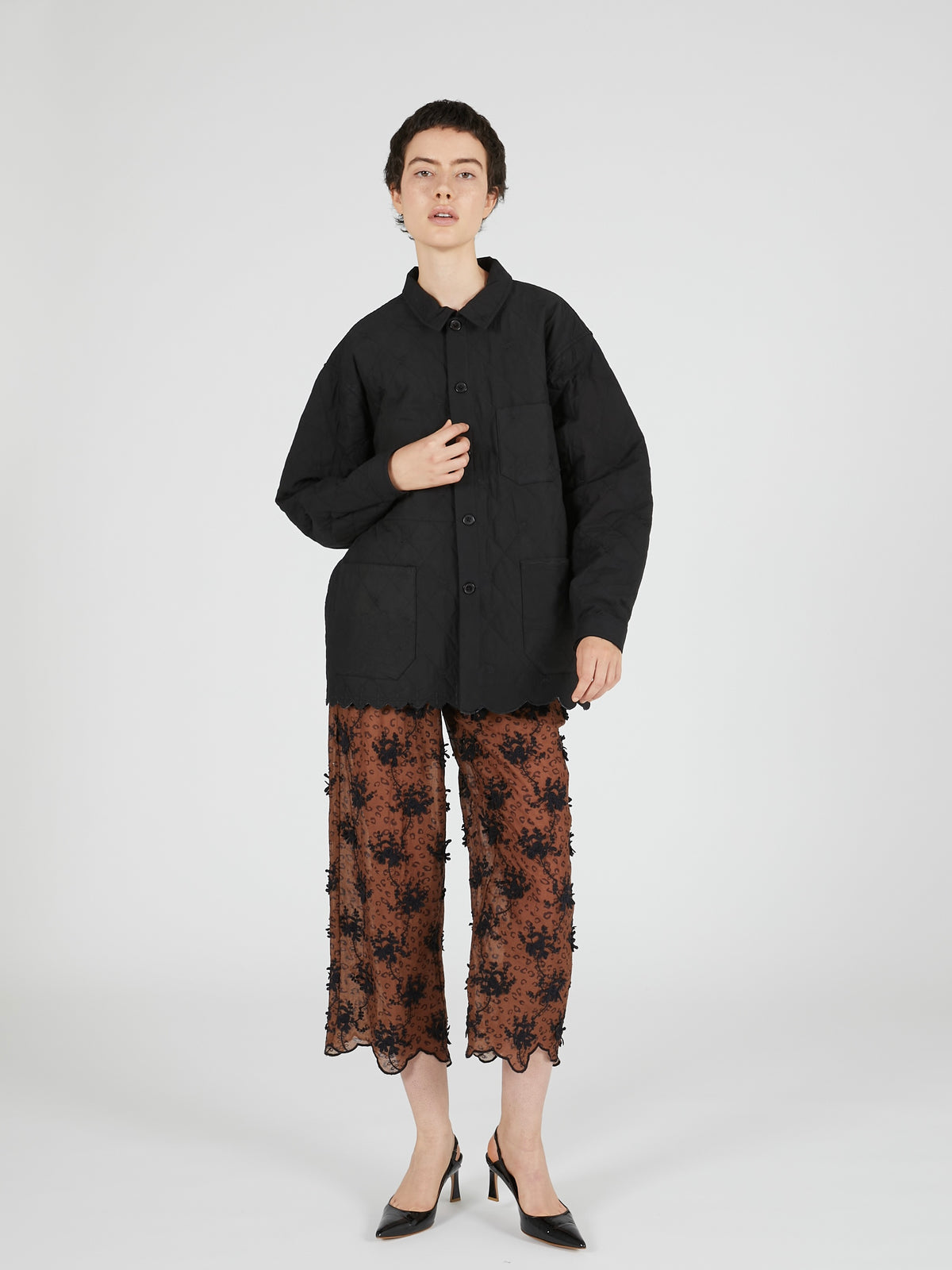 embroidery scallop jacket｜BLACK