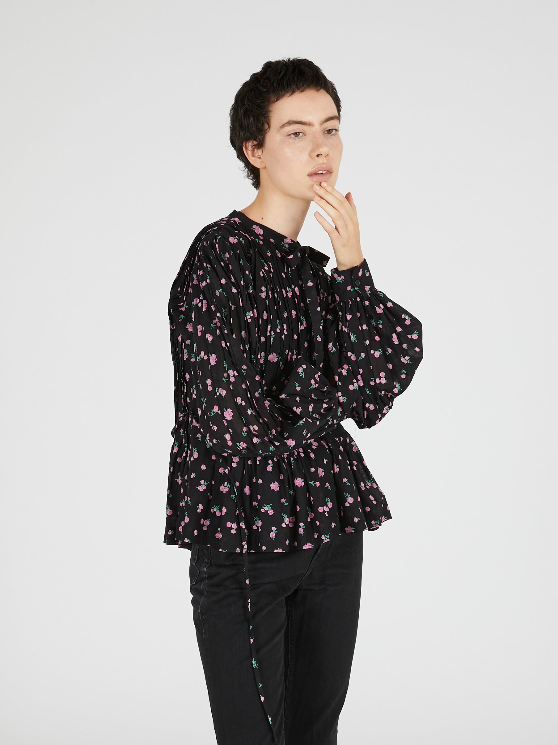 hand tuck flare blouse｜MULTI