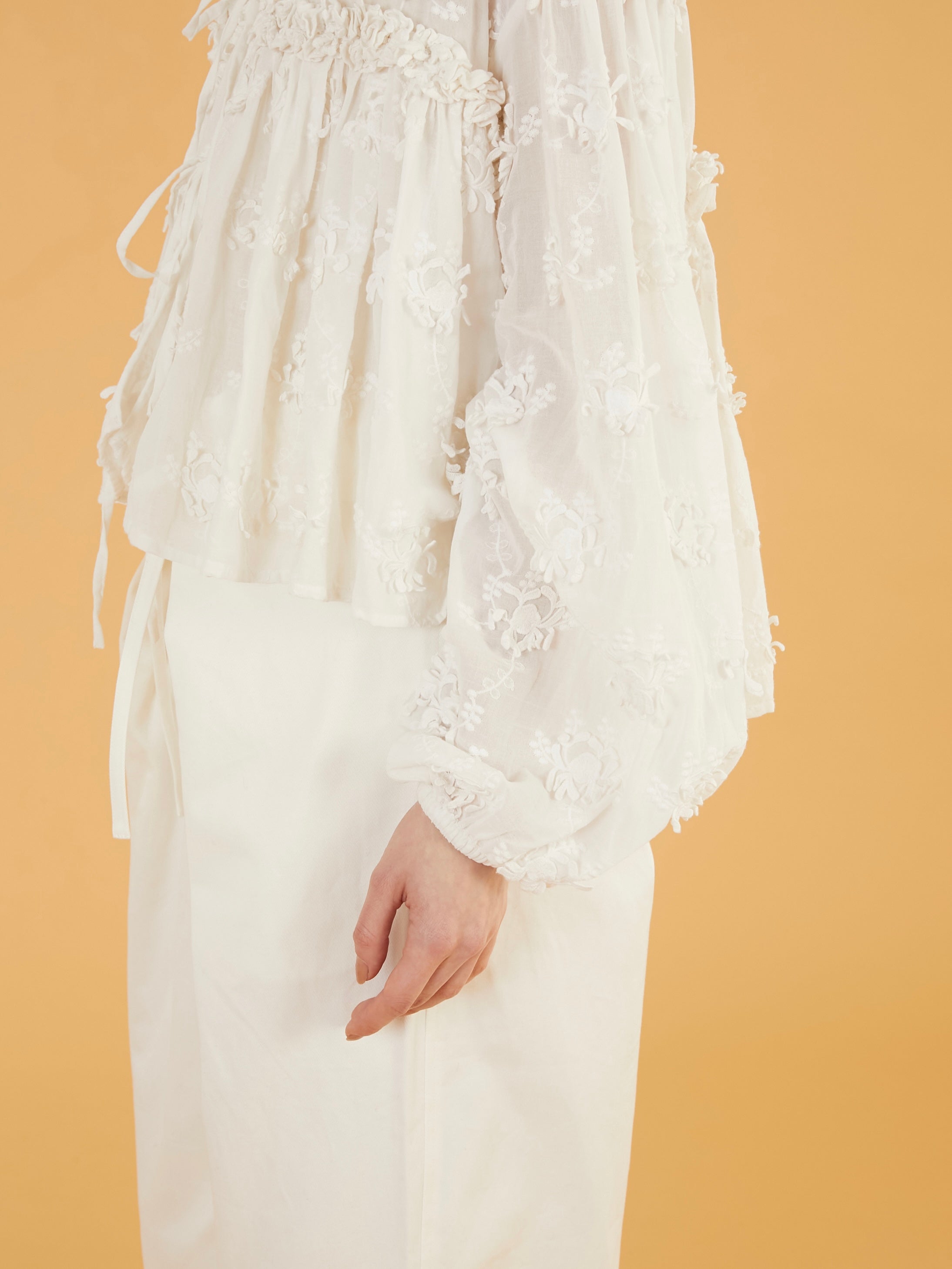 3D embroidery gather bolero｜WHITE