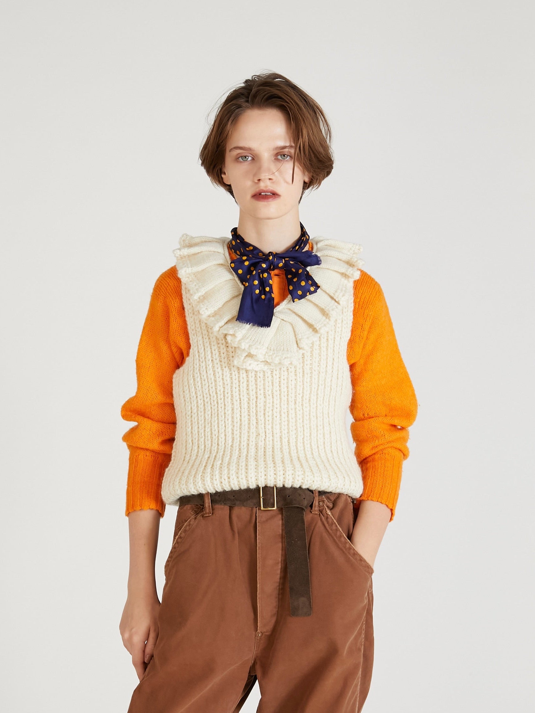 hand knit ruffle vest｜IVORY