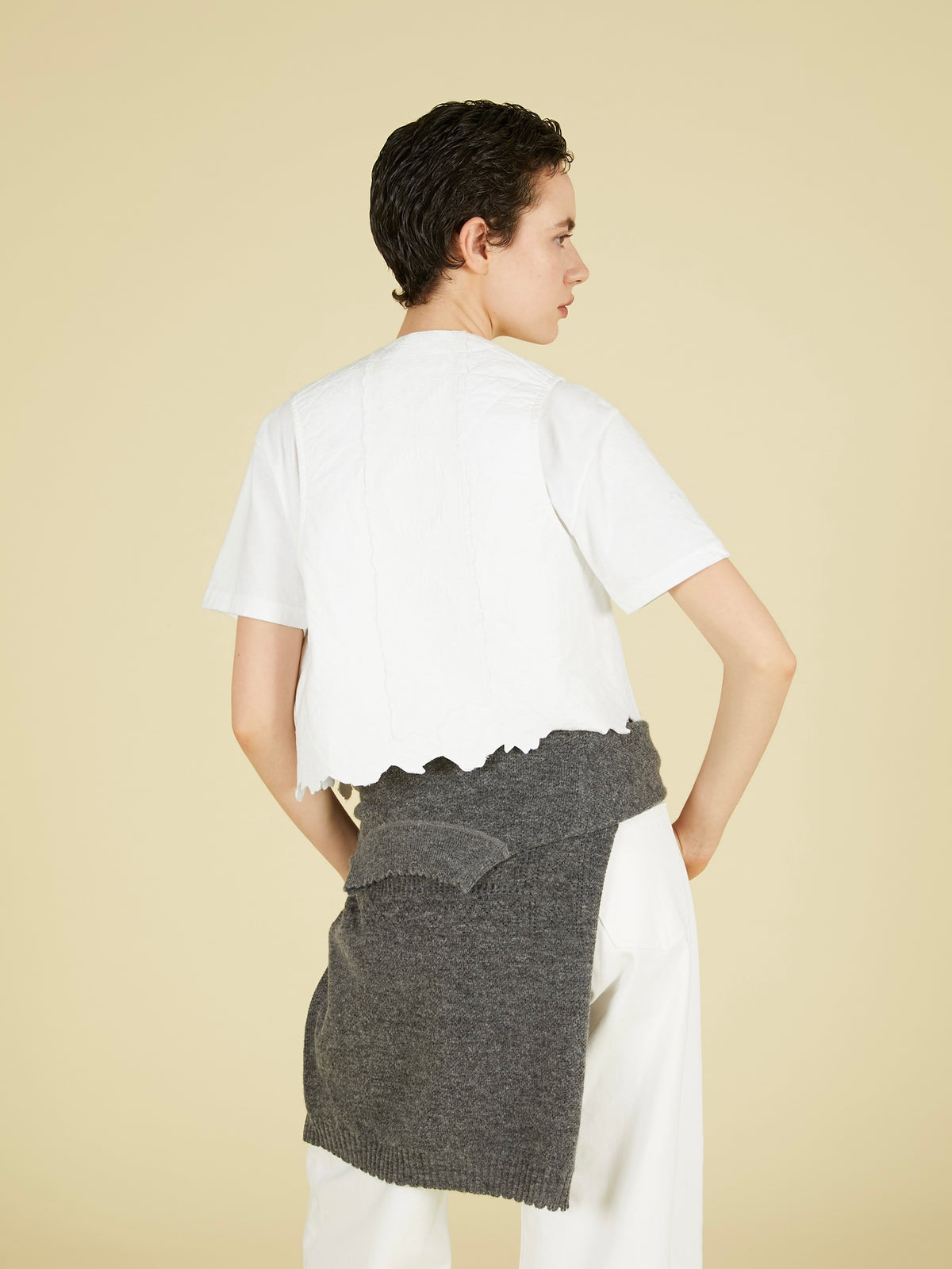 embroidery scallop vest｜WHITE
