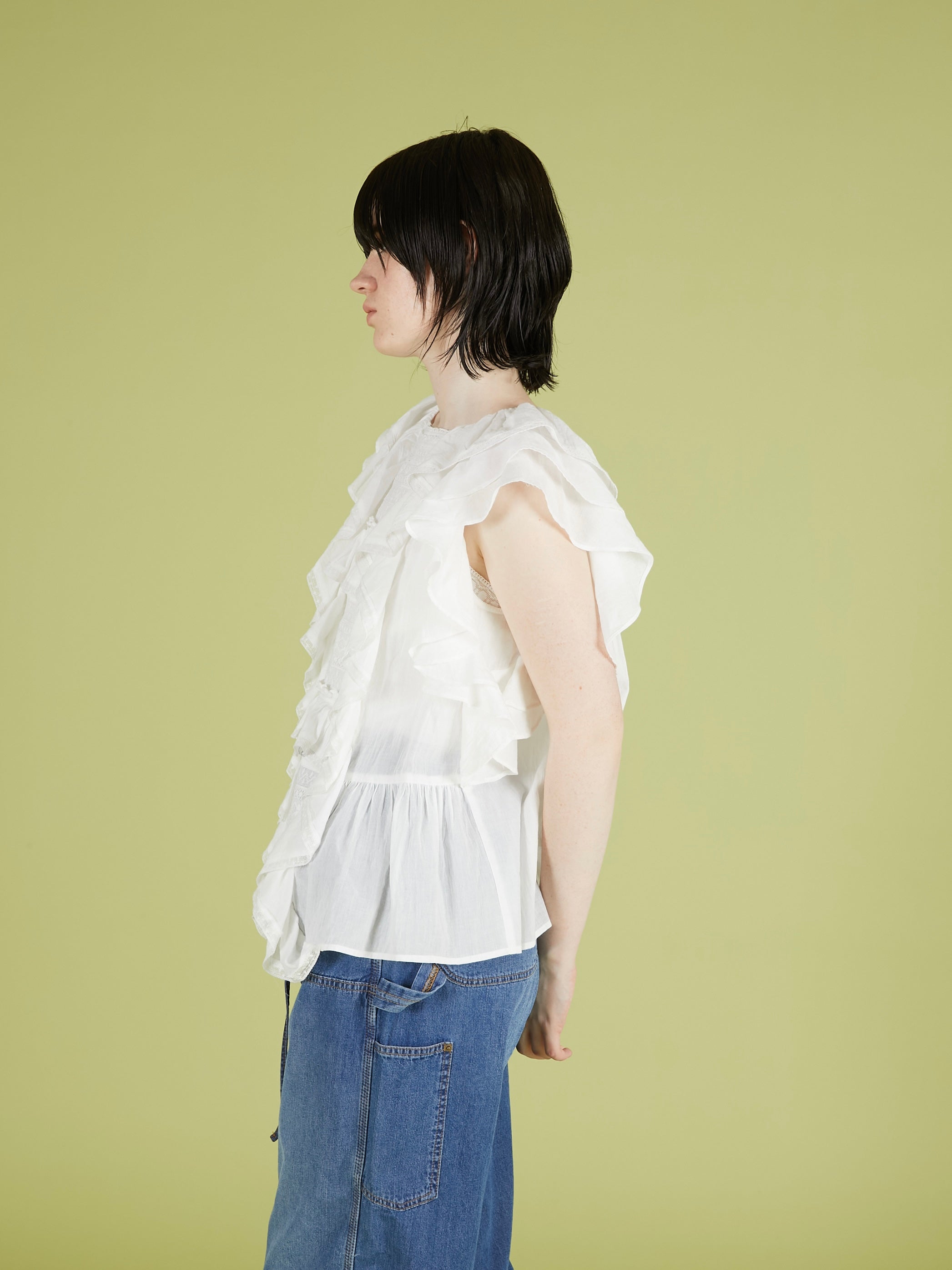 frill lace nosleeve blouse｜WHITE