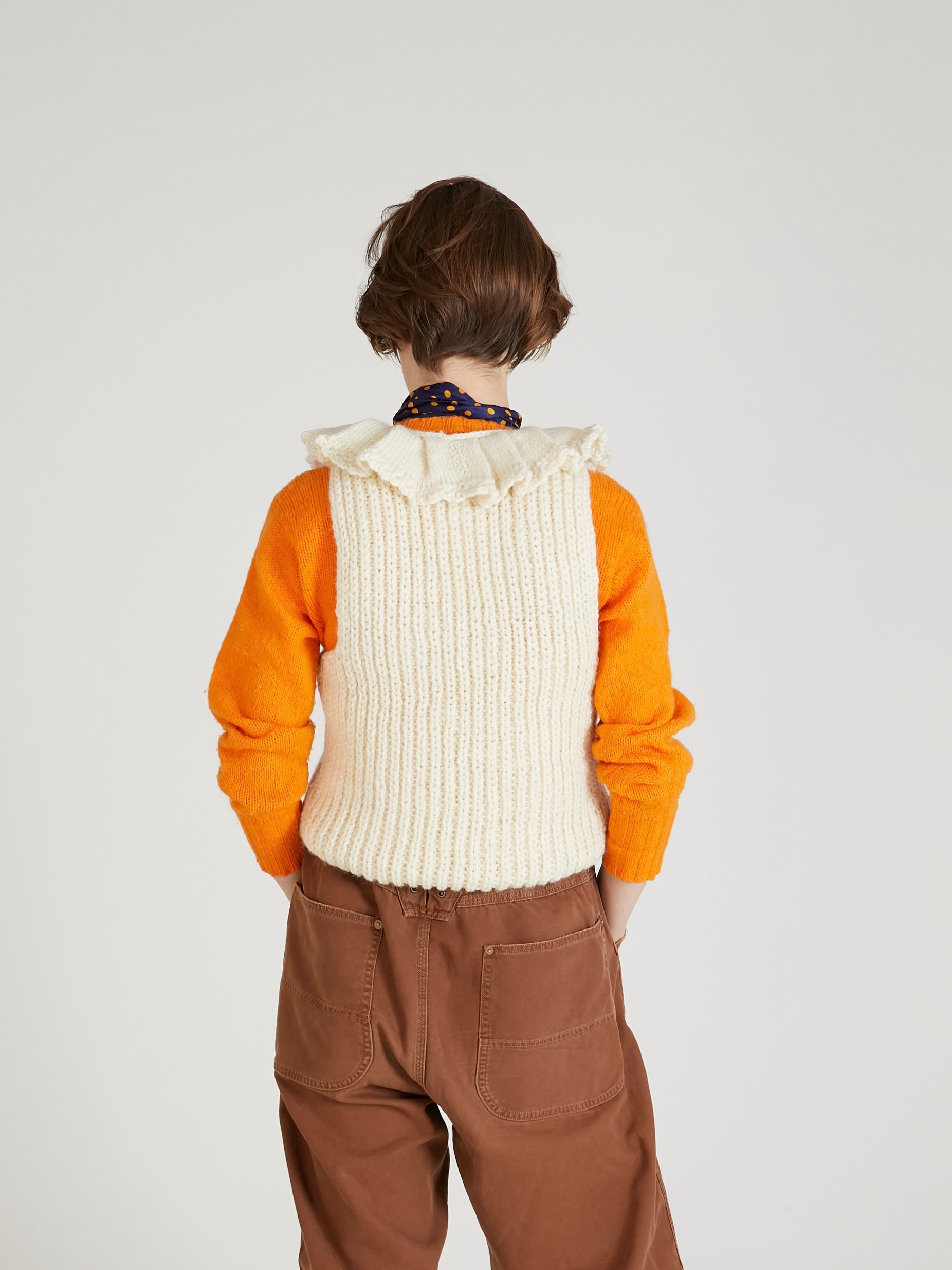 hand knit ruffle vest｜IVORY