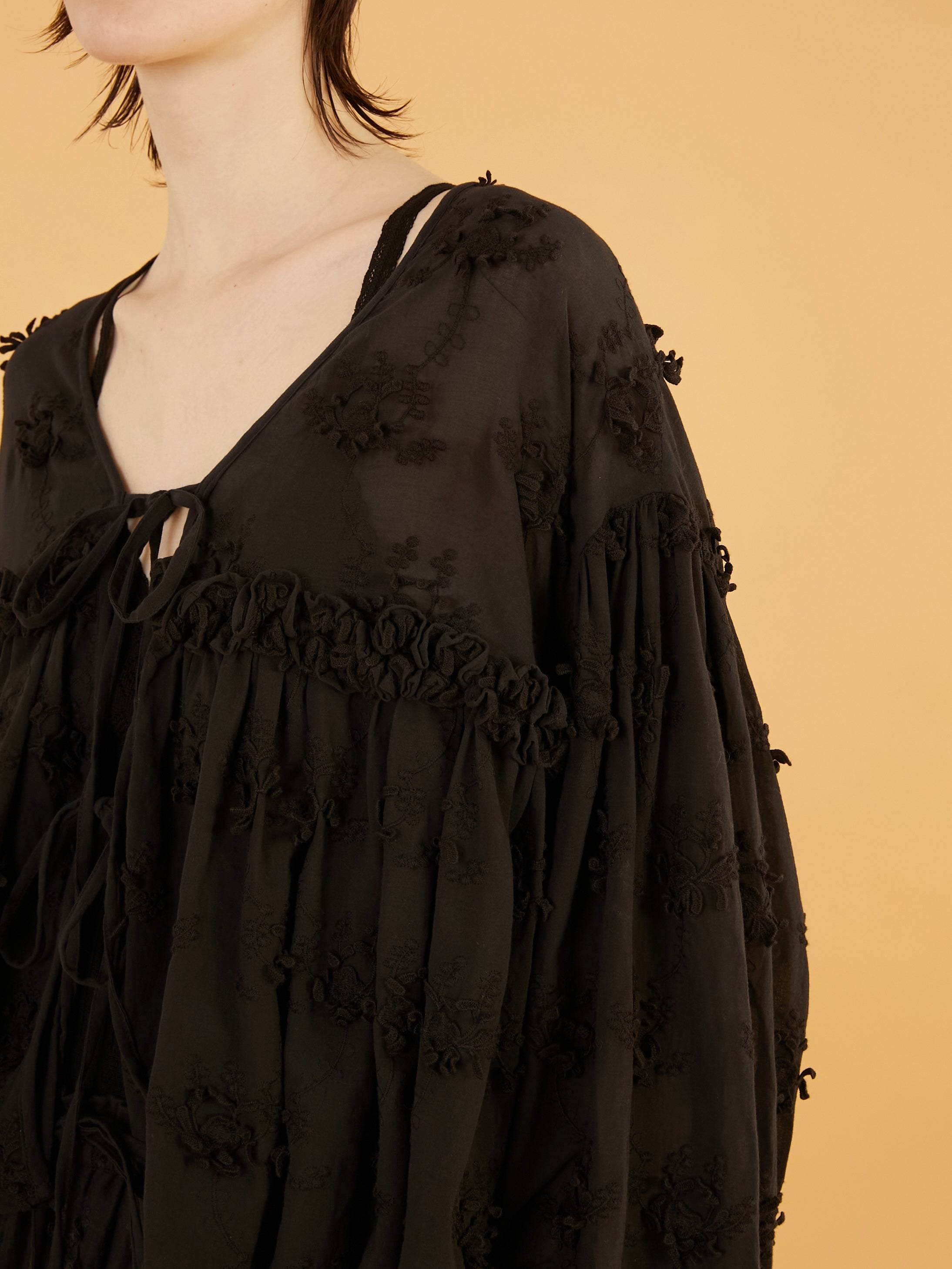 3D embroidery gather bolero｜BLACK