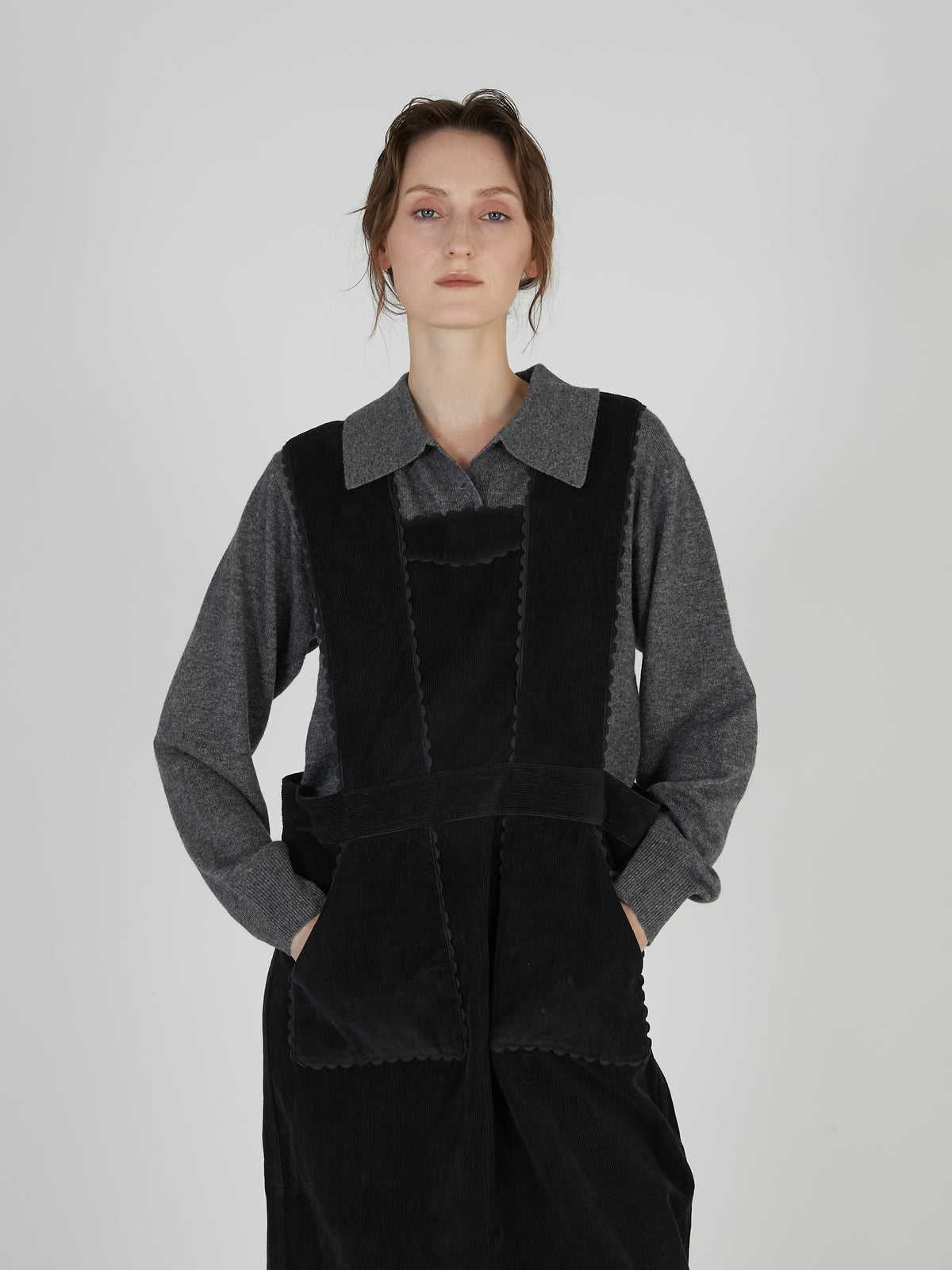 corduroy apron onepiece｜BLACK