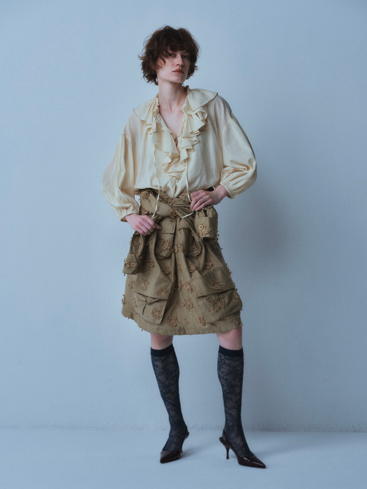 sheer ruffle blouse ｜BEIGE