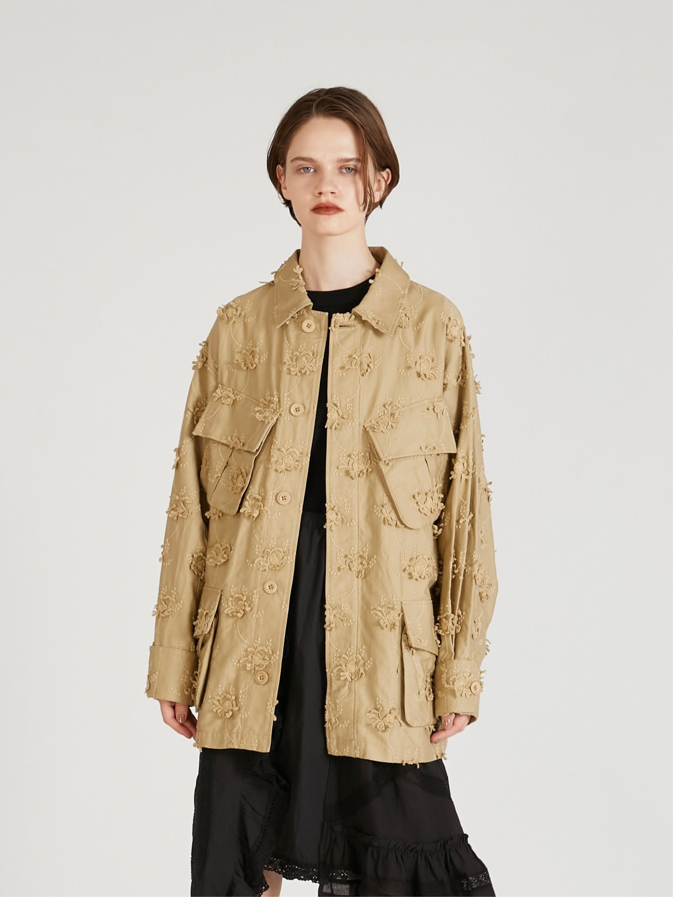 3D embroidery military shir｜BEIGE