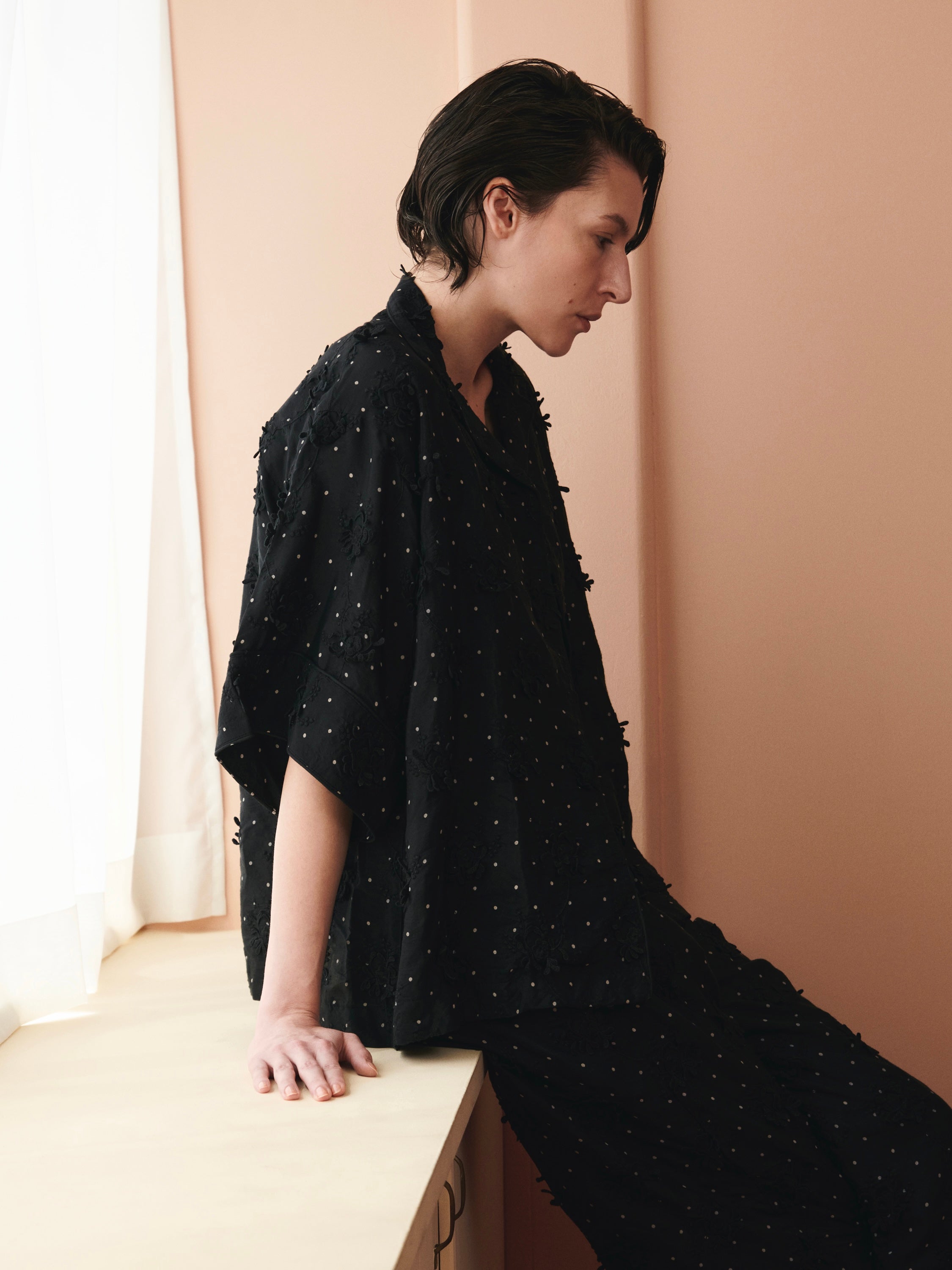 dot 3D embroidery open collar shirts｜BLACK