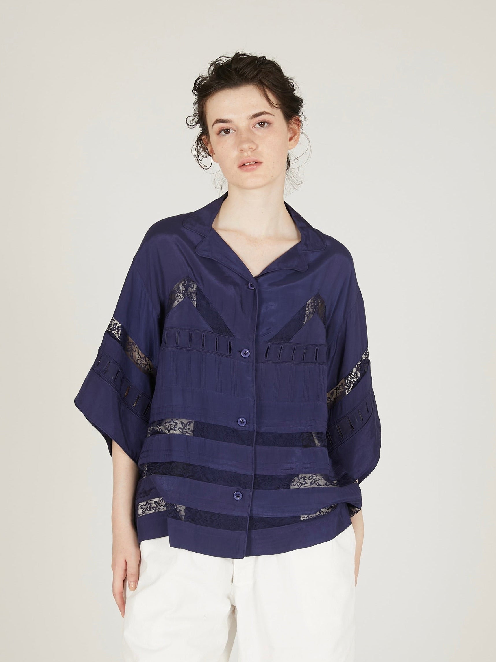 tuck lace open collar shirts｜NAVY