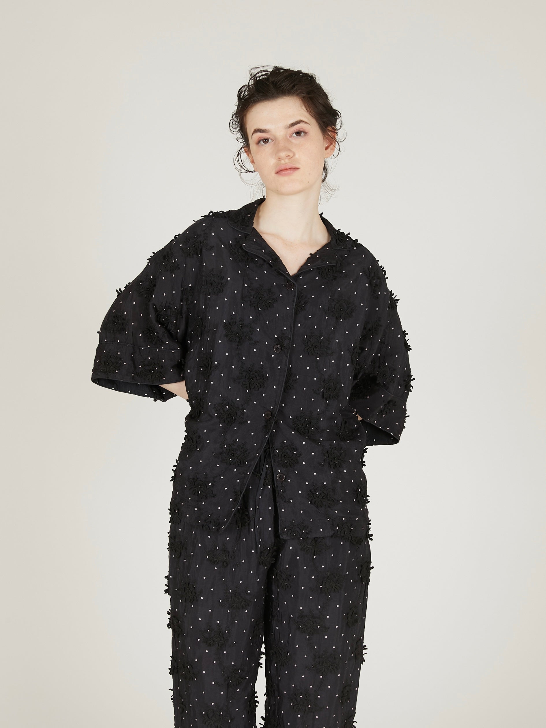 dot 3D embroidery open collar shirts｜BLACK