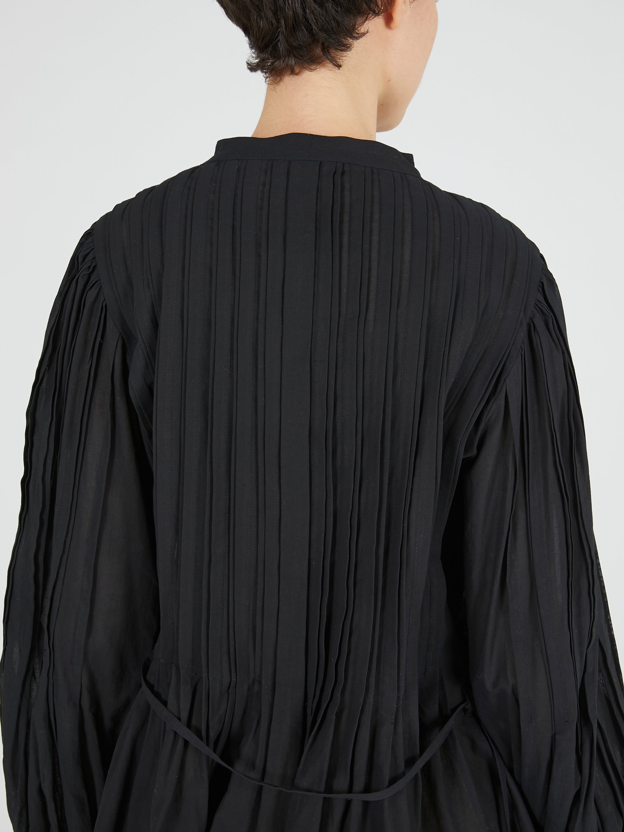 hand tuck flare blouse｜BLACK