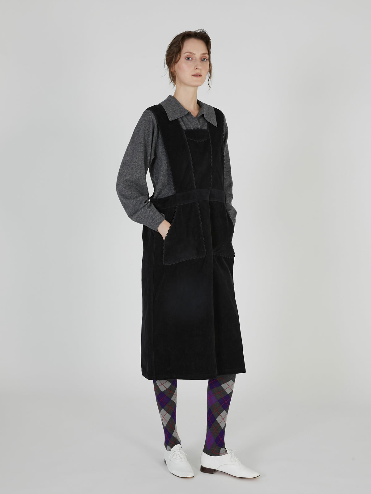 corduroy apron onepiece｜BLACK