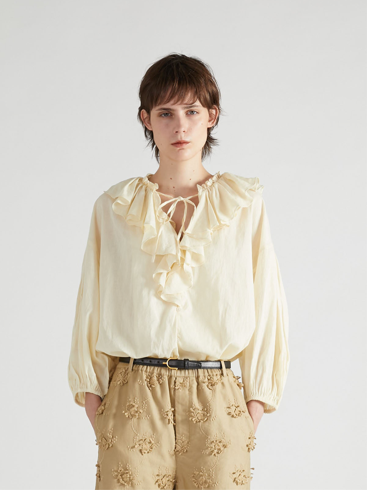 sheer ruffle blouse ｜BEIGE