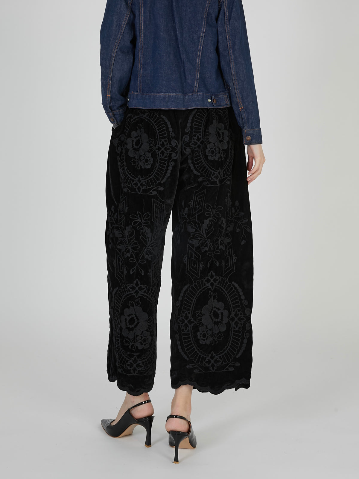 tape embroidery velvet easy pants｜BLACK