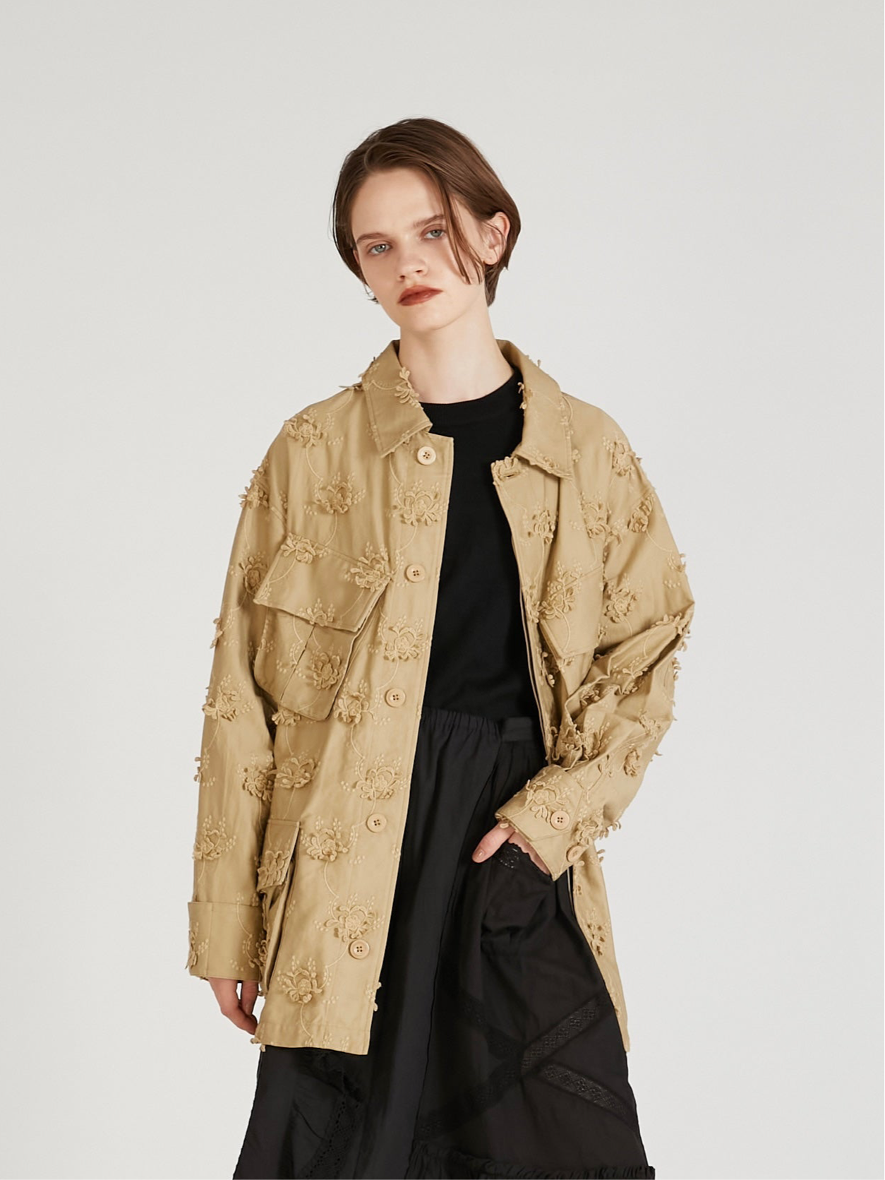 3D embroidery military shir｜BEIGE
