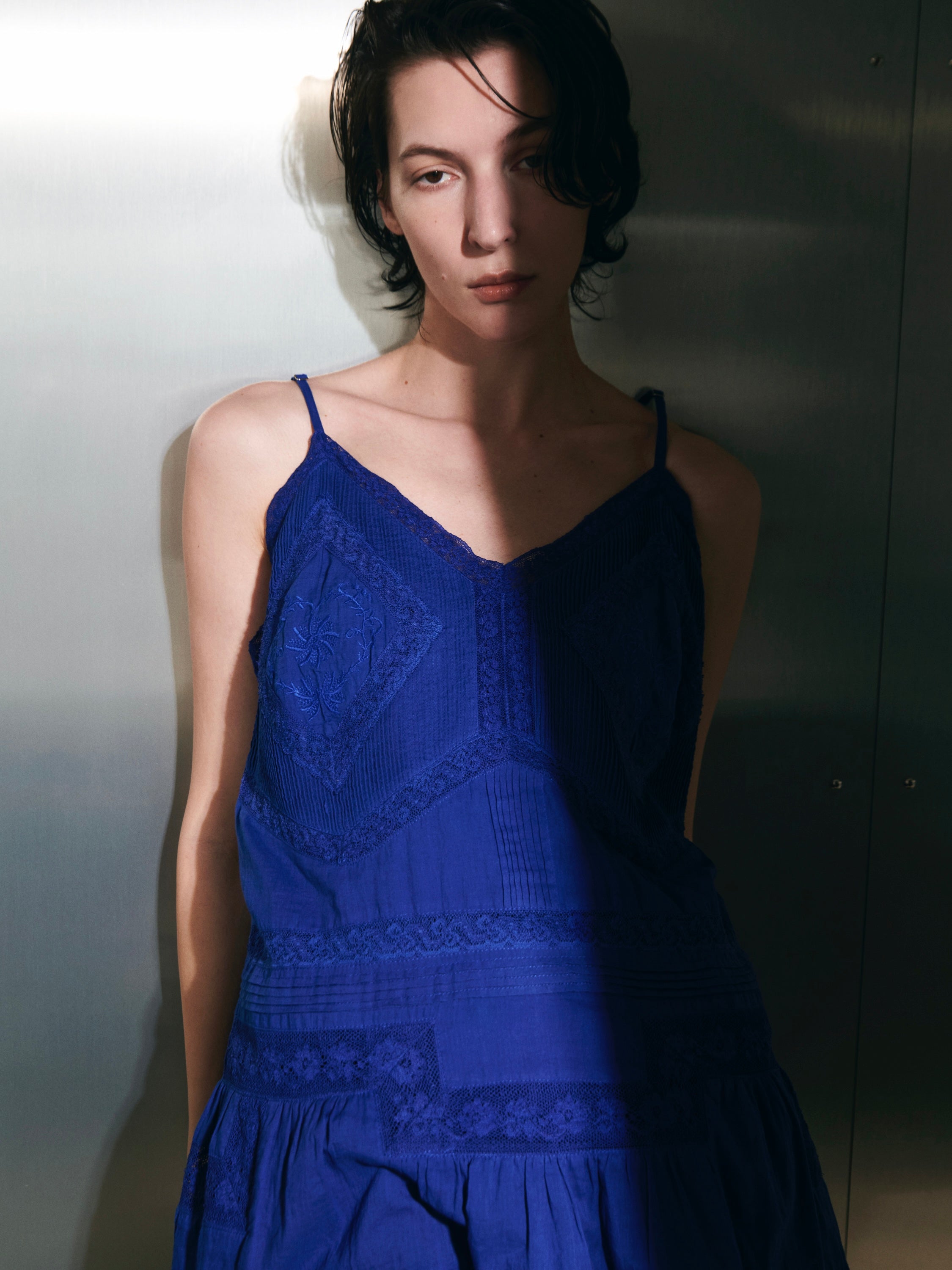 hand tuck lace camisole｜BLUE