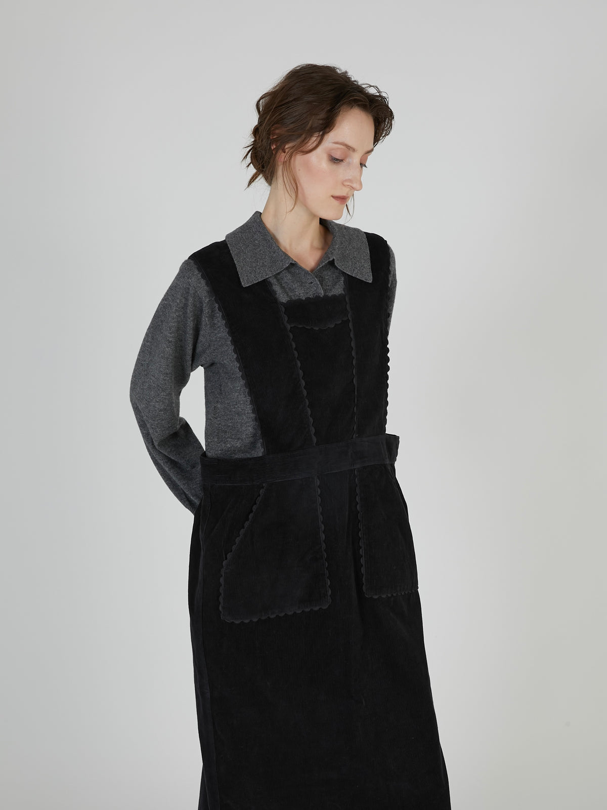 corduroy apron onepiece｜BLACK