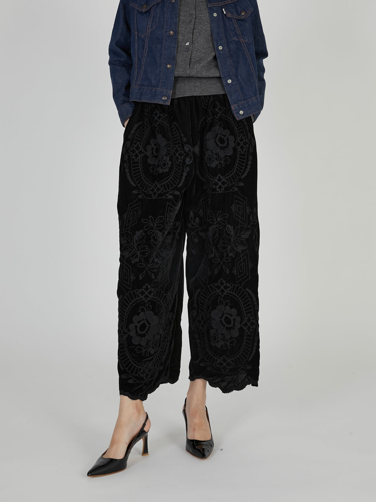 tape embroidery velvet easy pants｜BLACK