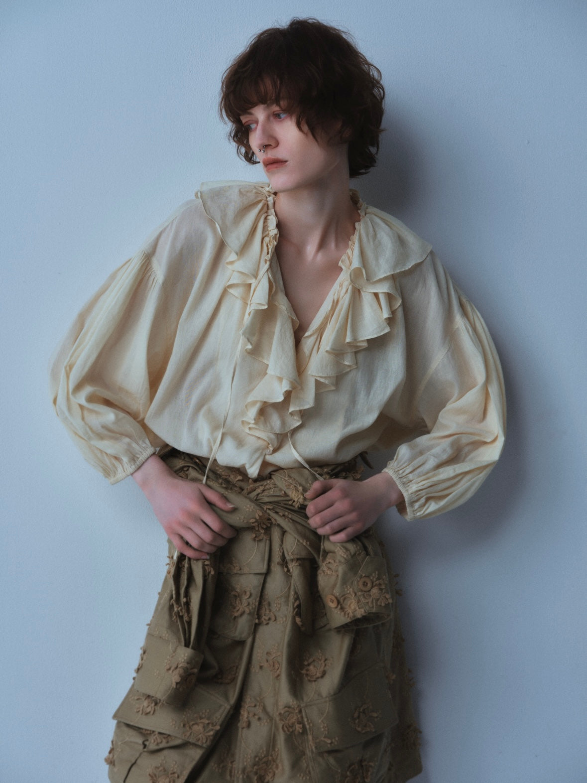 sheer ruffle blouse ｜BEIGE