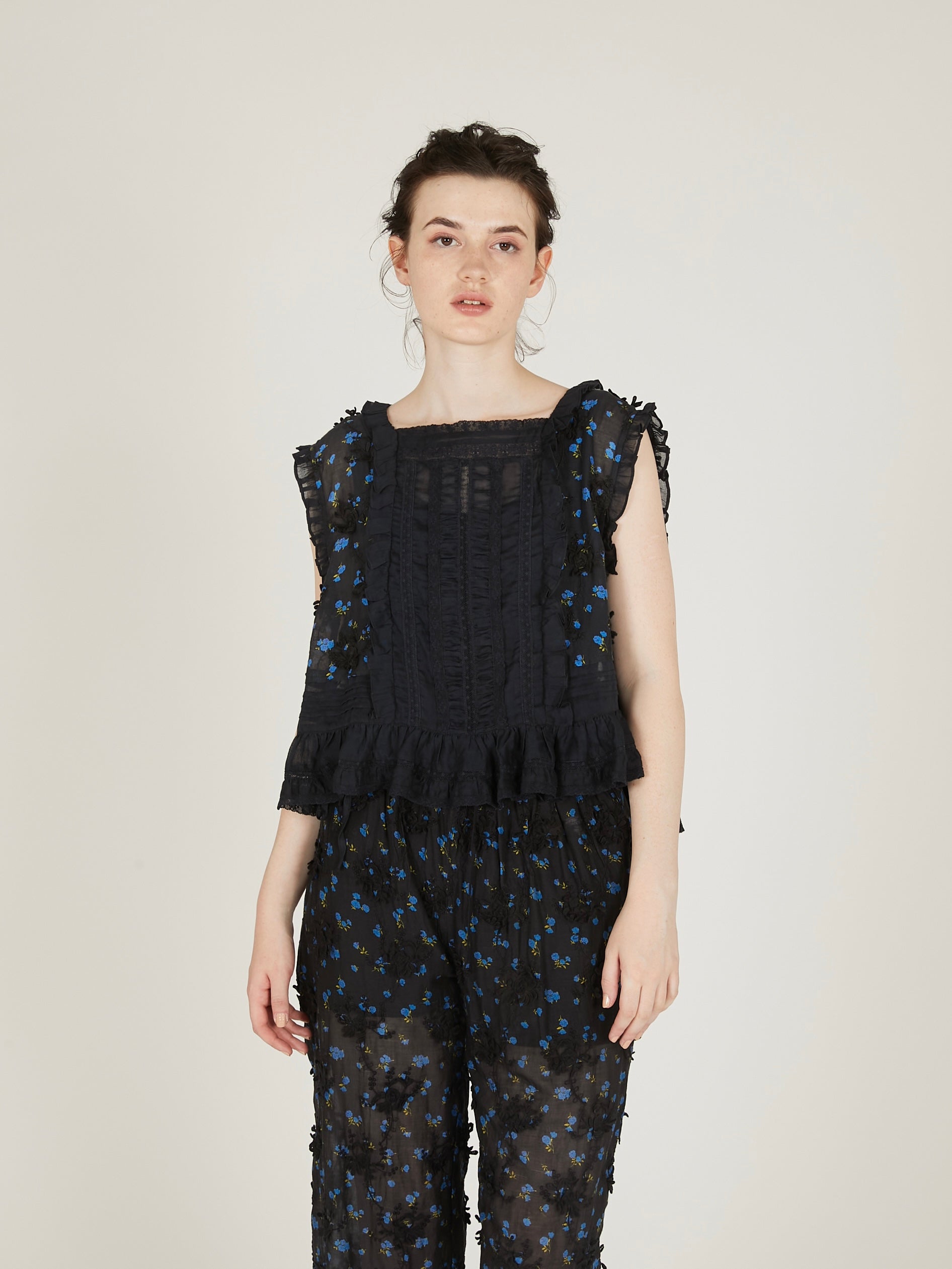 sheer flower vest blouse｜IVORY