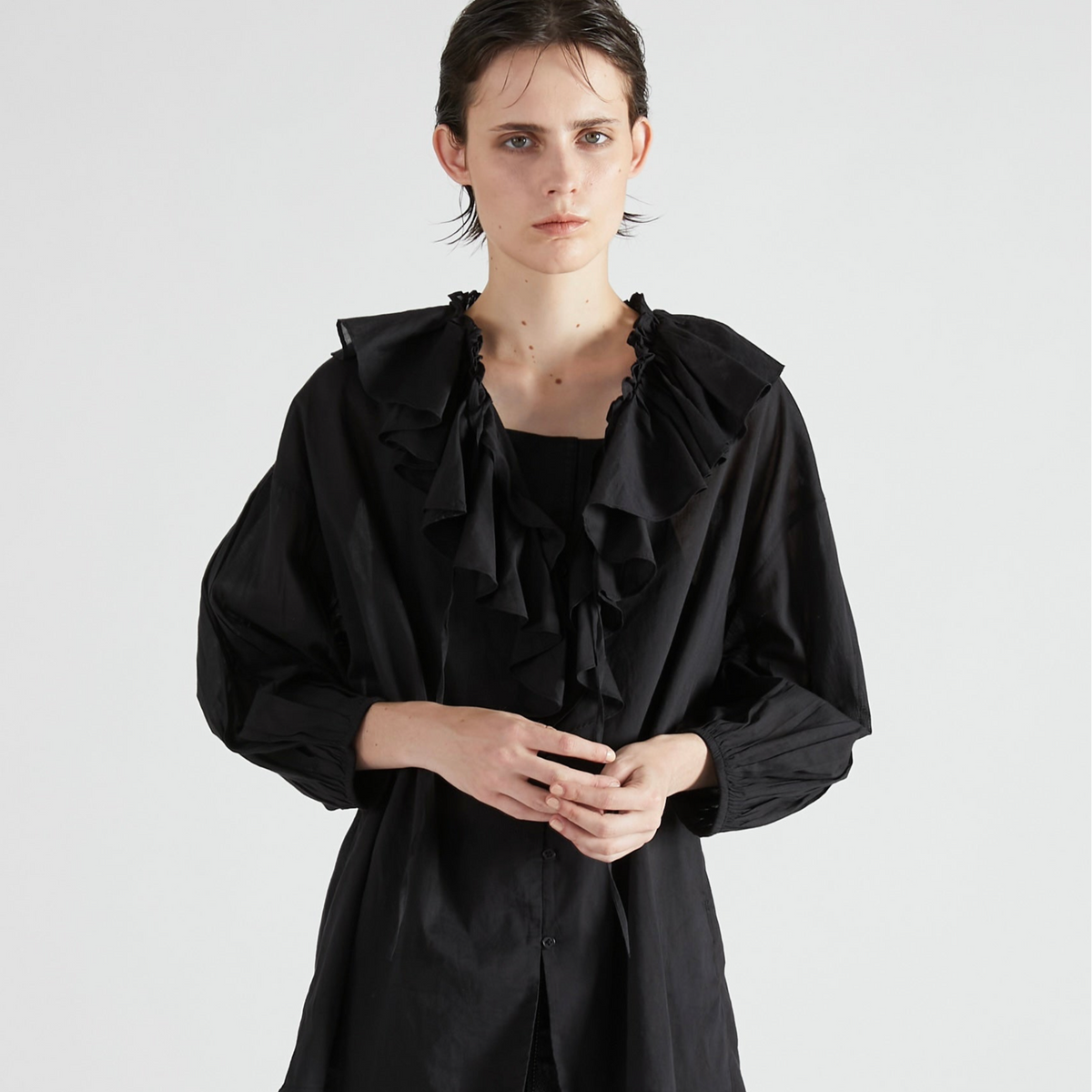 sheer ruffle blouse｜BLACK