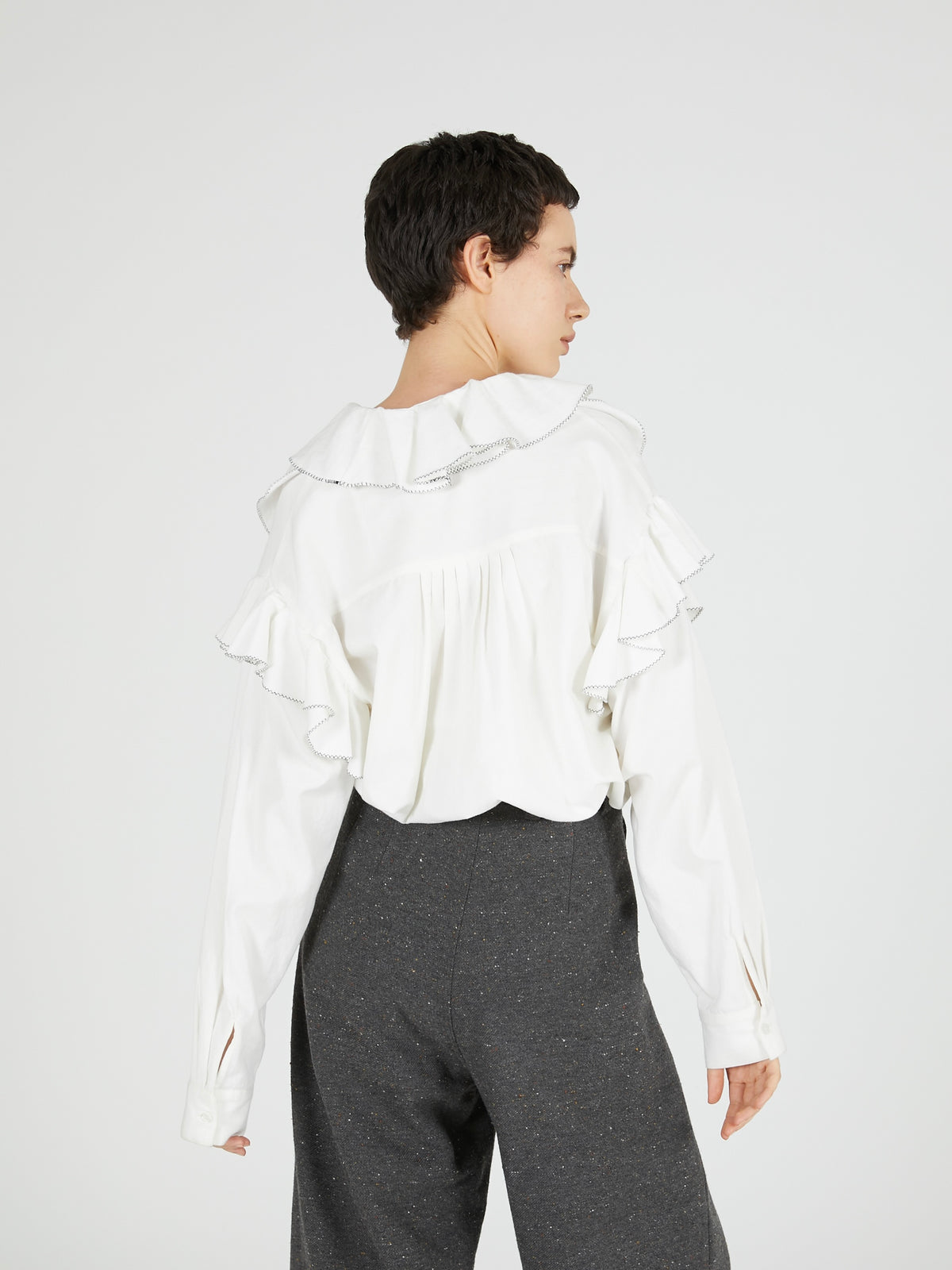 double front ruffle collar blouse｜WHITE