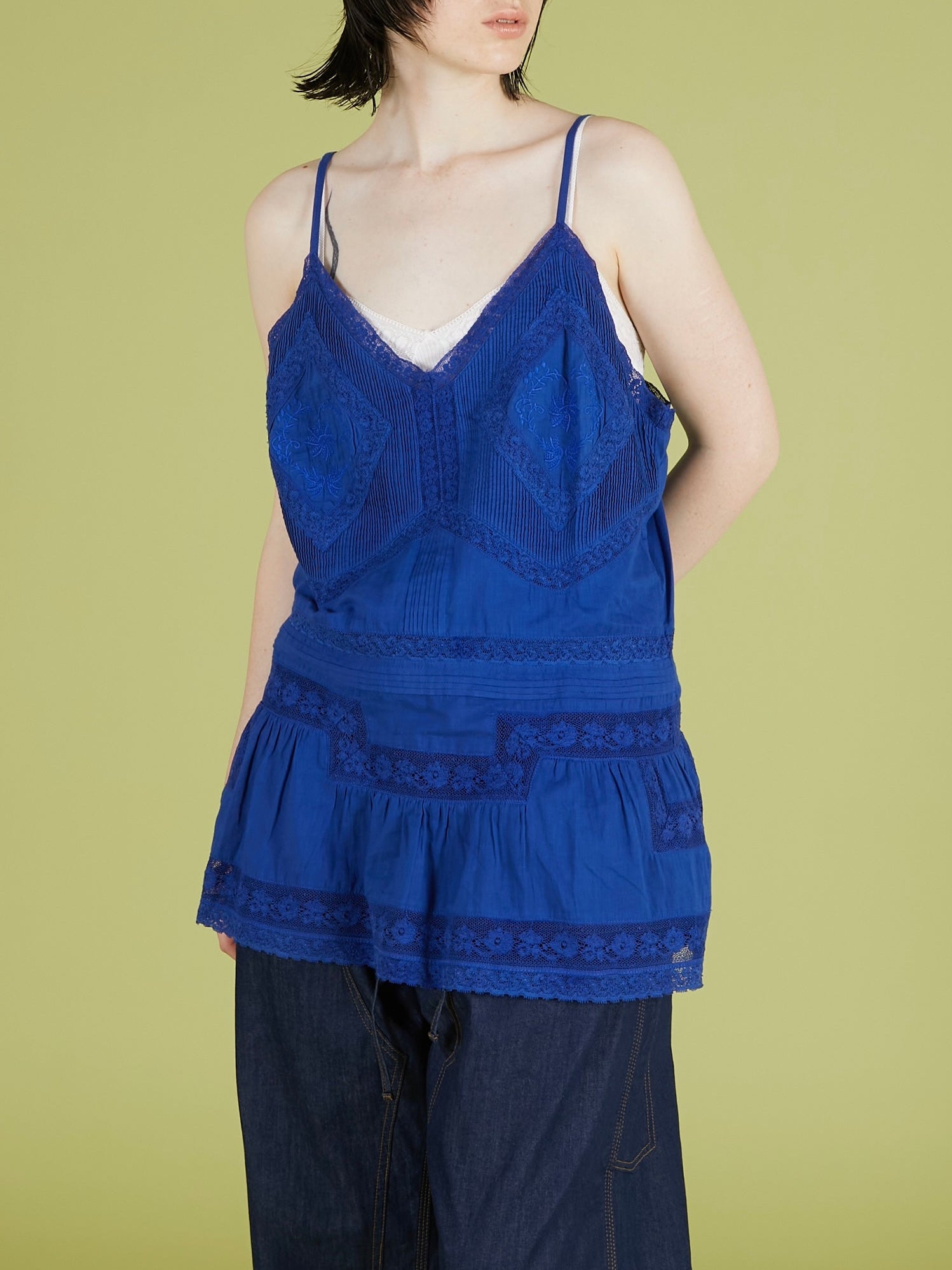 hand tuck lace camisole｜BLUE