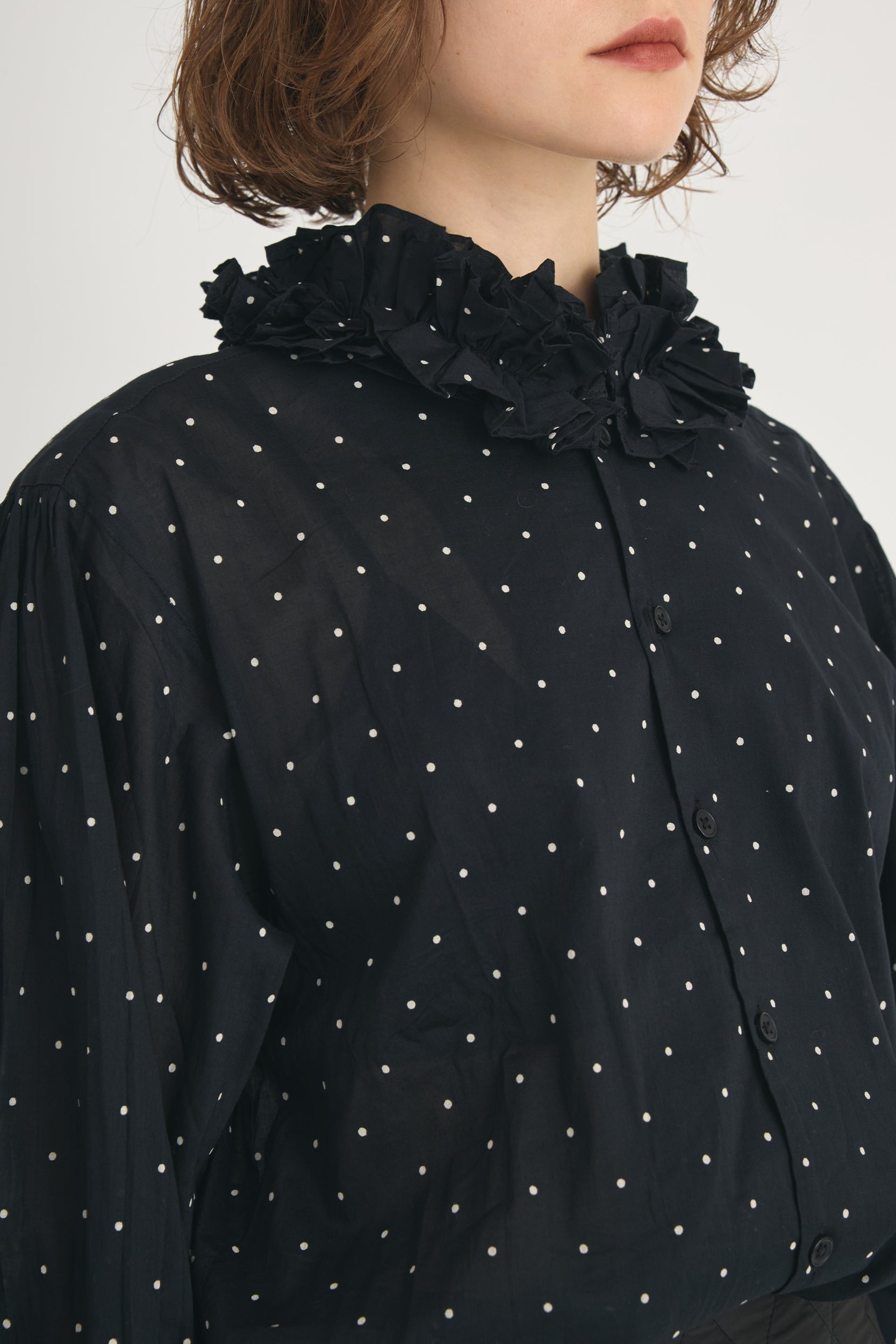cotton frill collar dot shirts│BLACK