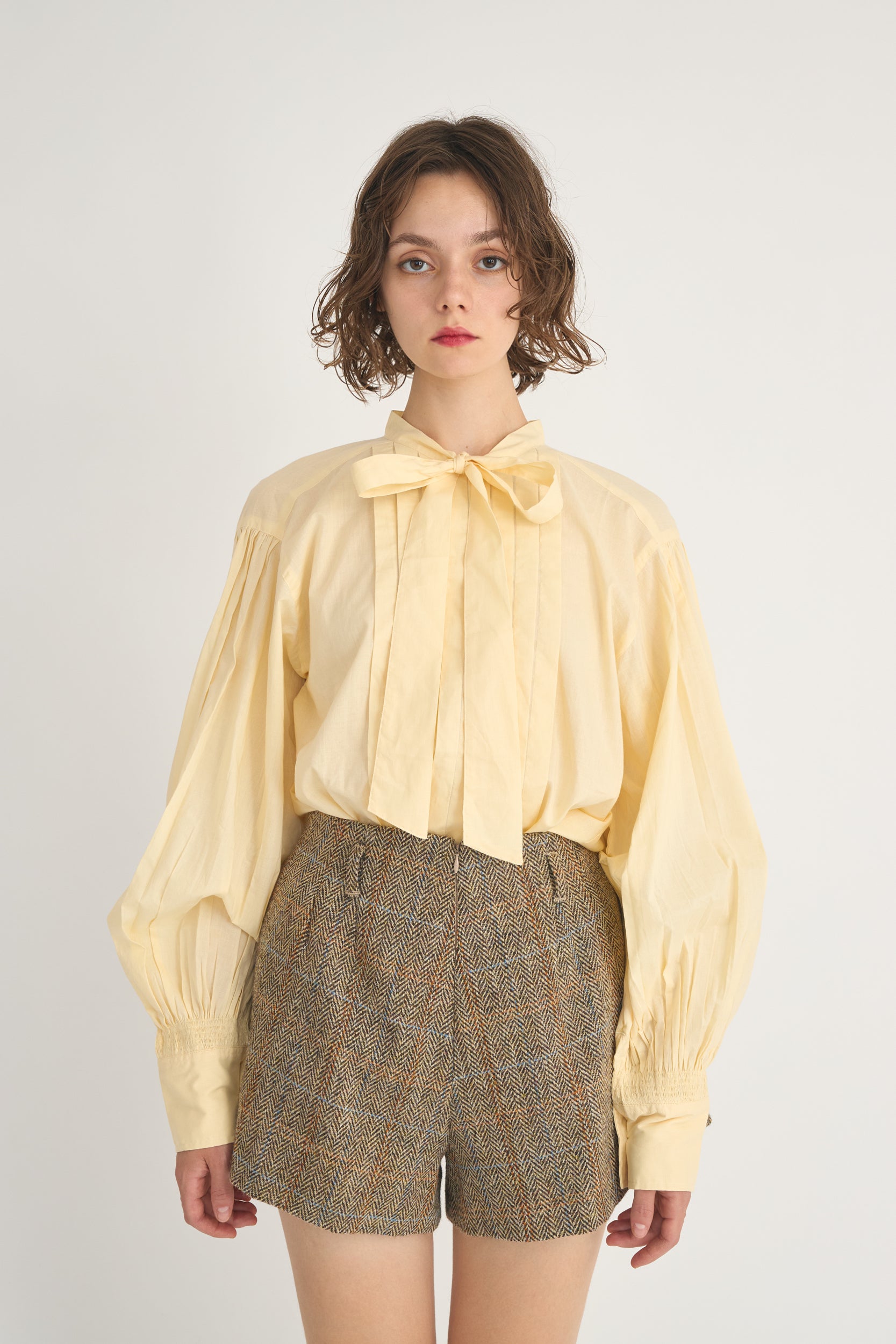 ribbon tuck blouse│YELLOW