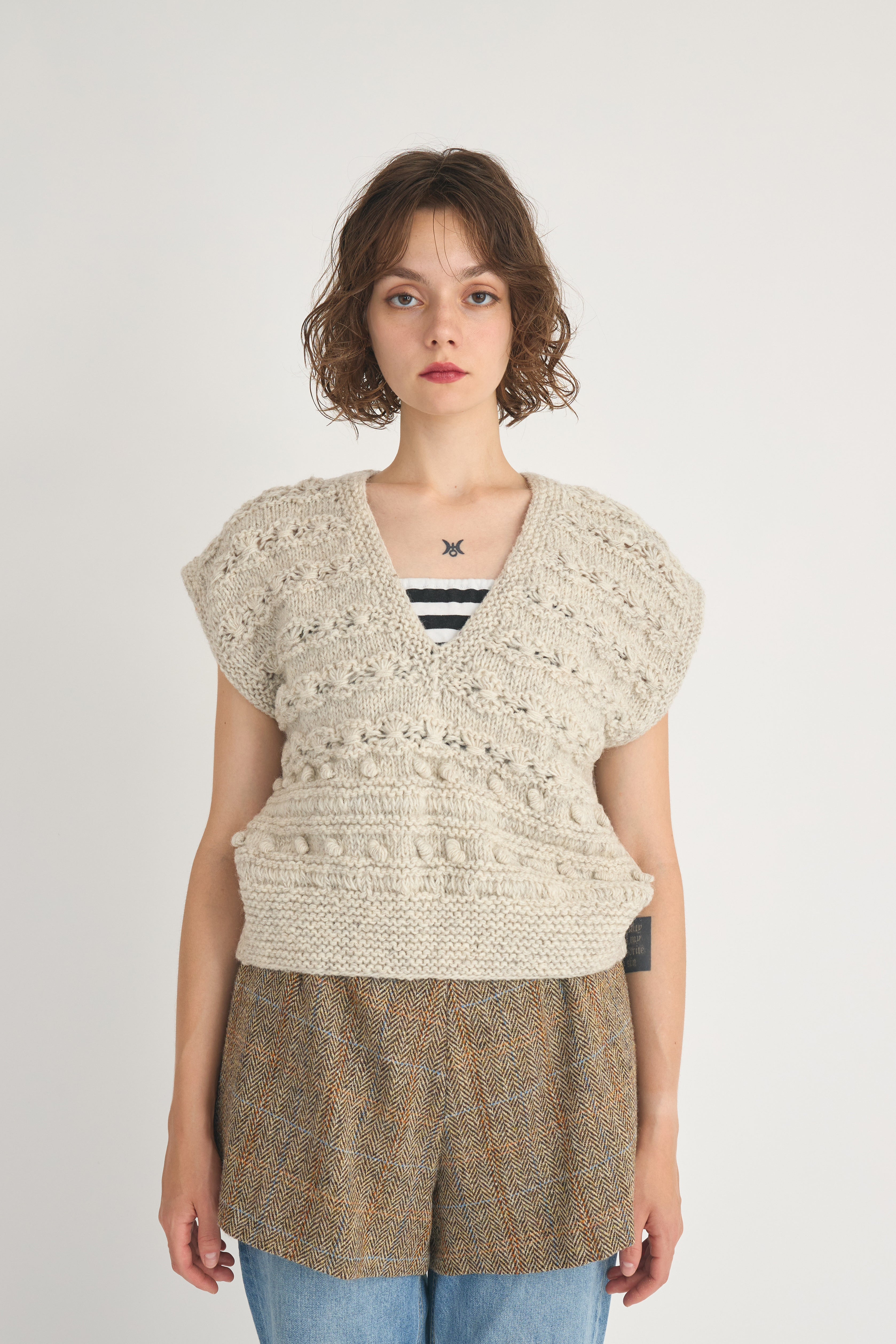 hand knit vest │ IVORY