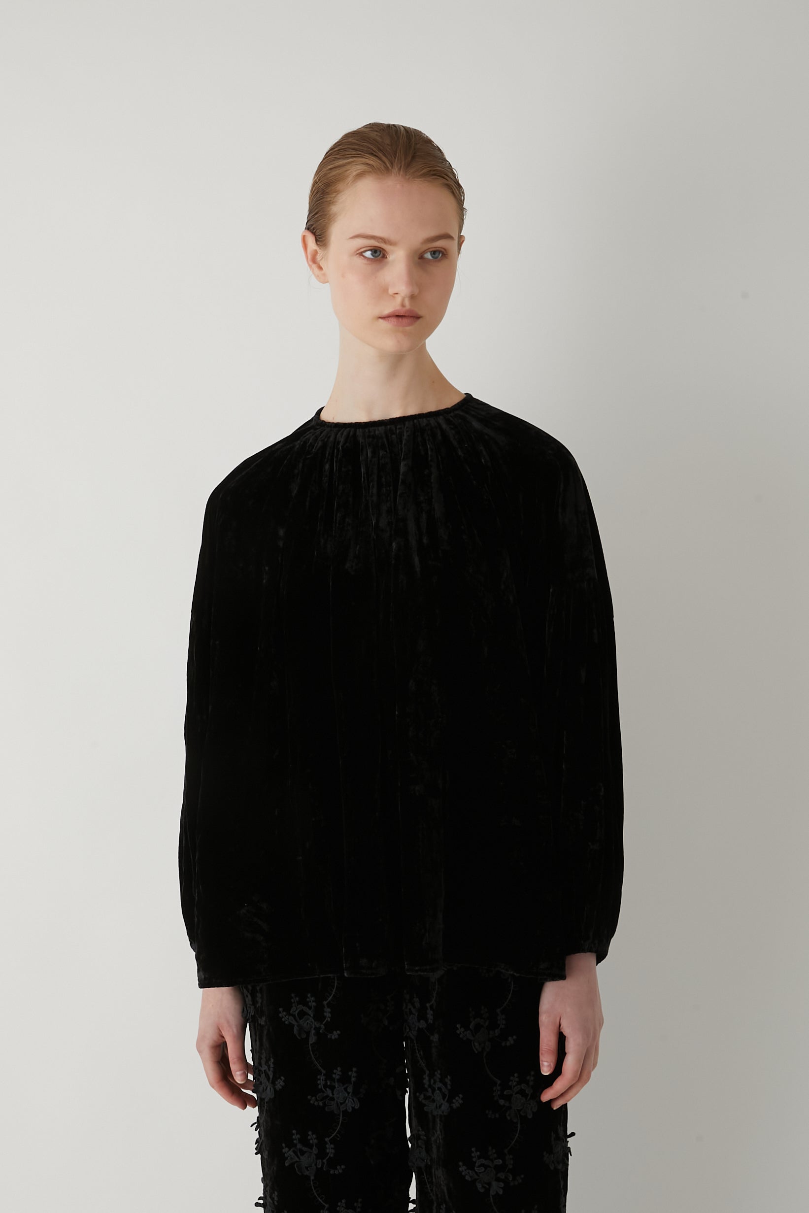 [SECRET SALE] velvet blouse │ BLACK