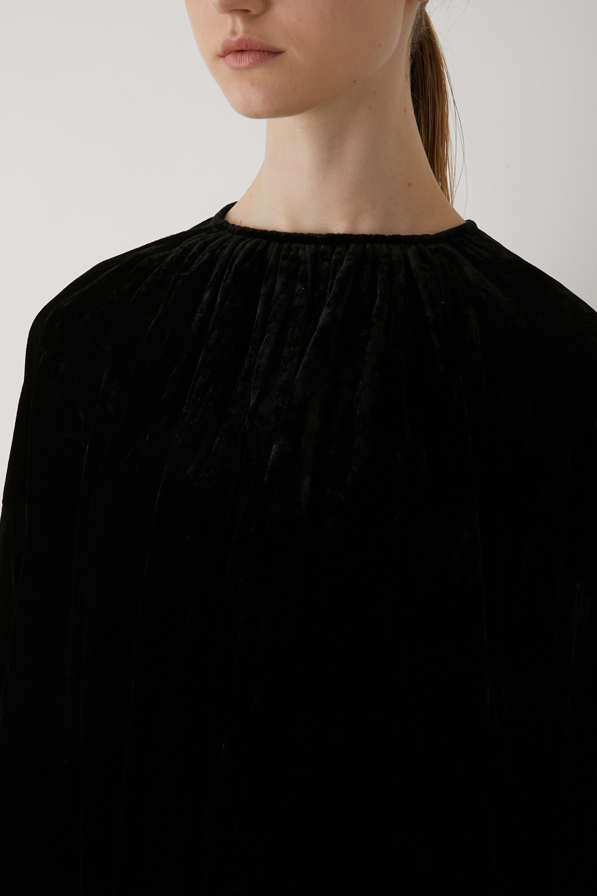 velvet blouse │ BLACK