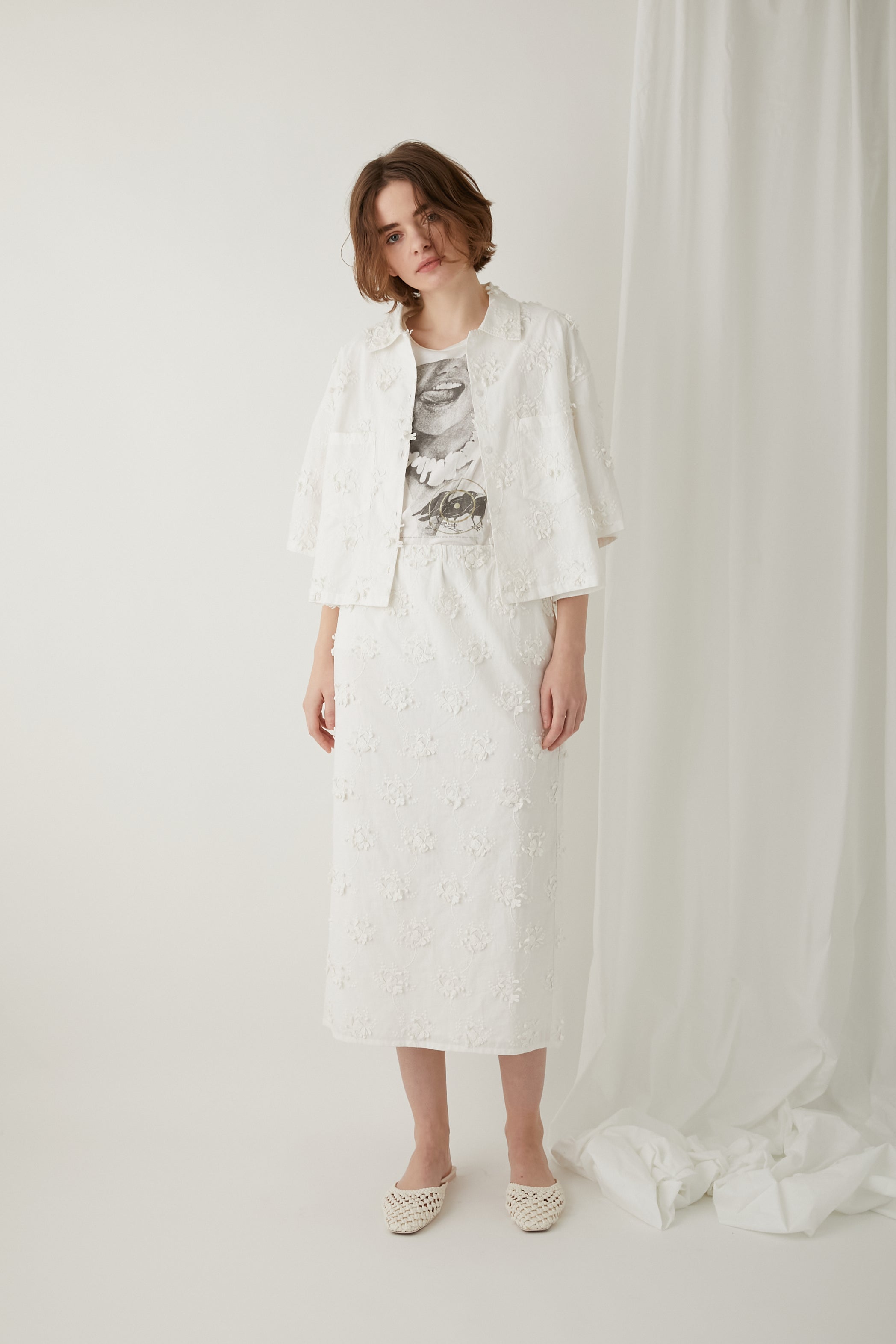 3D embroidery overskirt │ WHITE