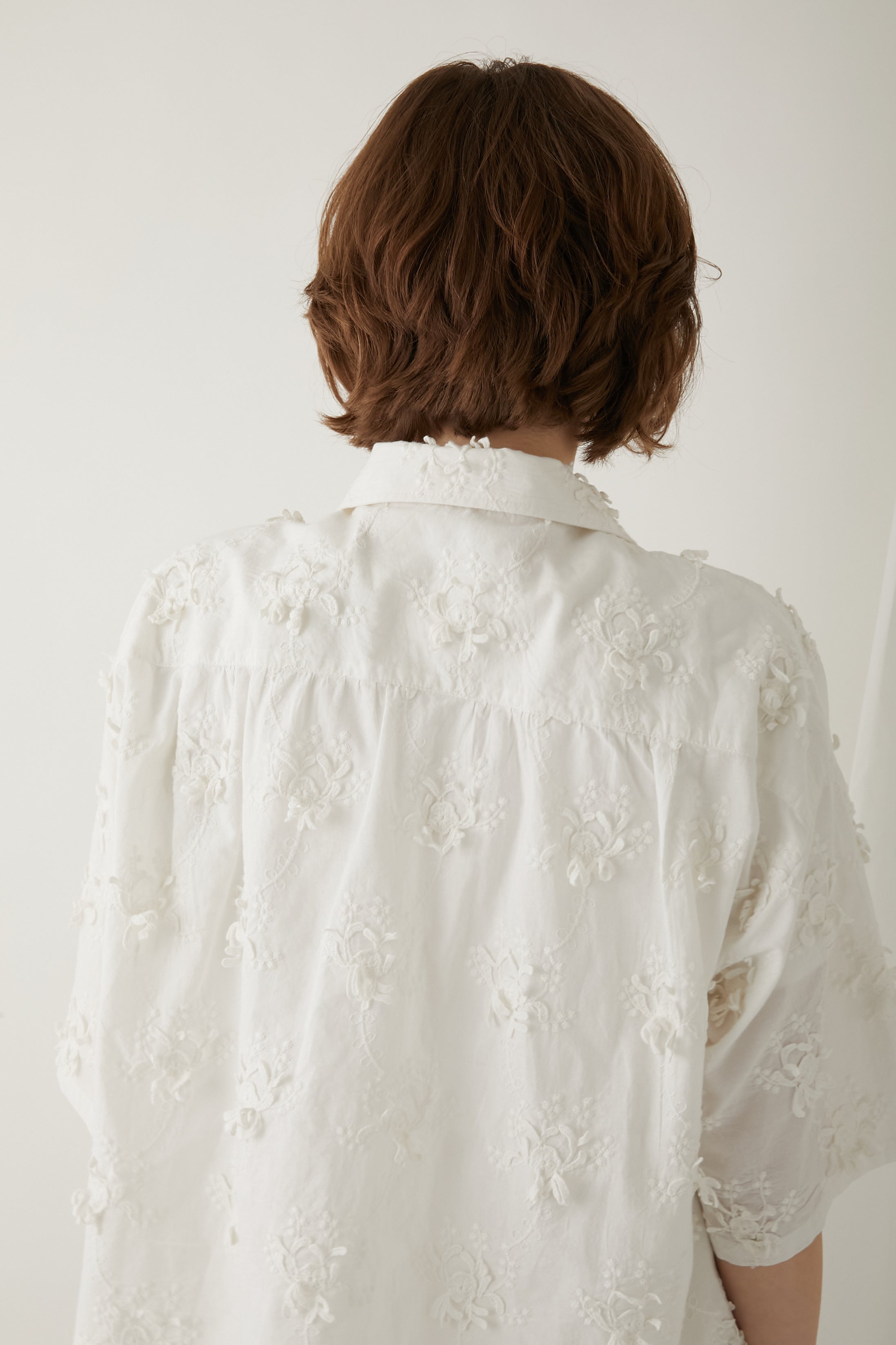 3D embroidery S/S shirts │ WHITE