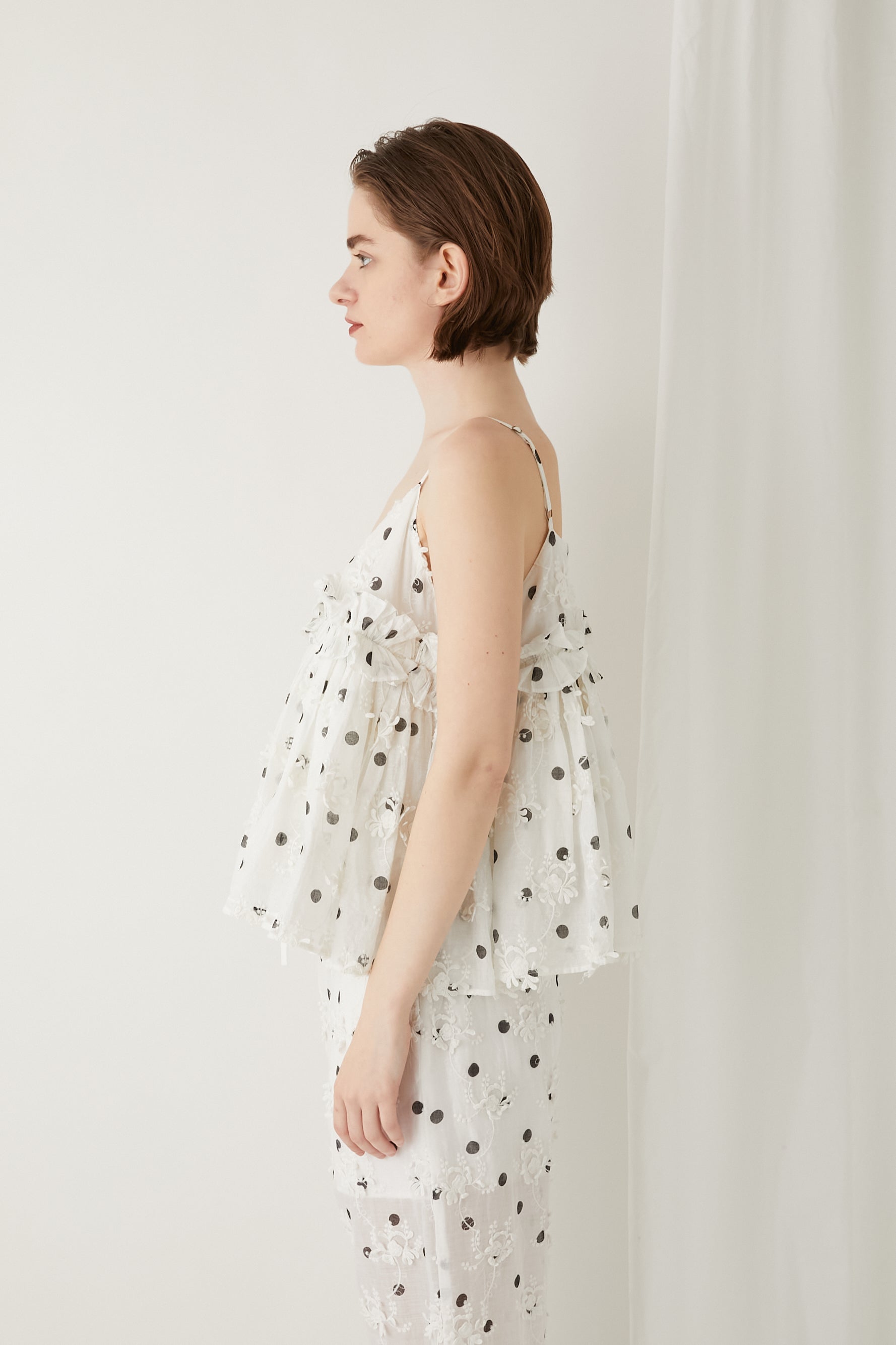 3D embroidery dot camisole │ WHITE